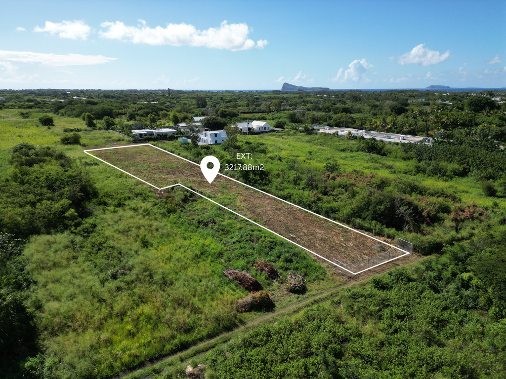 Residential land of 3000 m2 for sale in Calodyne, north, Mauritius – LexpressProperty.com | 784300 | Ref01