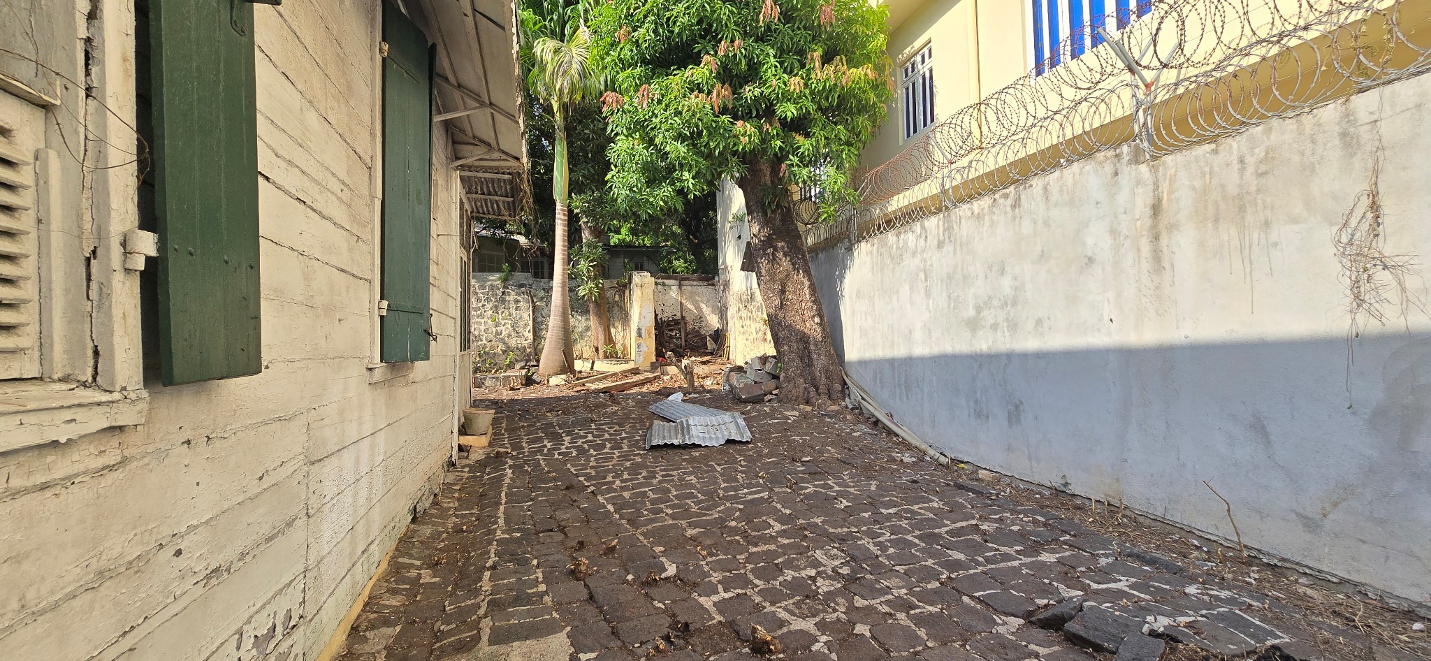 Commercial land of 280 m2 for sale in Port Louis, north, Mauritius – LexpressProperty.com | 788008 | Ref01