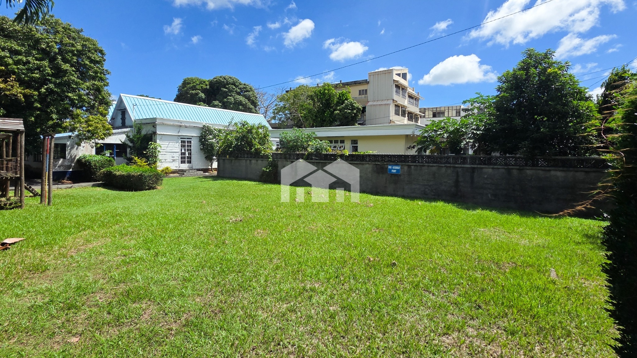 Residential land of 1466.36 m2 for sale in Quatre Bornes, center, Mauritius – LexpressProperty.com | 784732 | Ref01