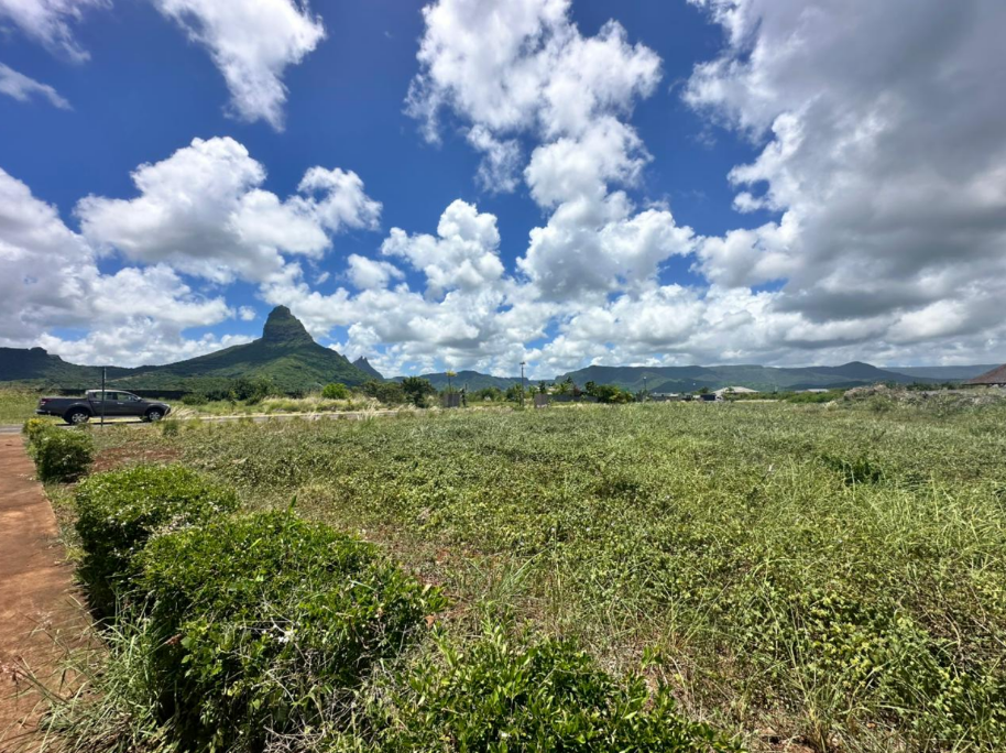 Terrain résidentiel de 2178 m2 en vente à Tamarin, ouest, île Maurice – LexpressProperty.com | 790527 | Ref01