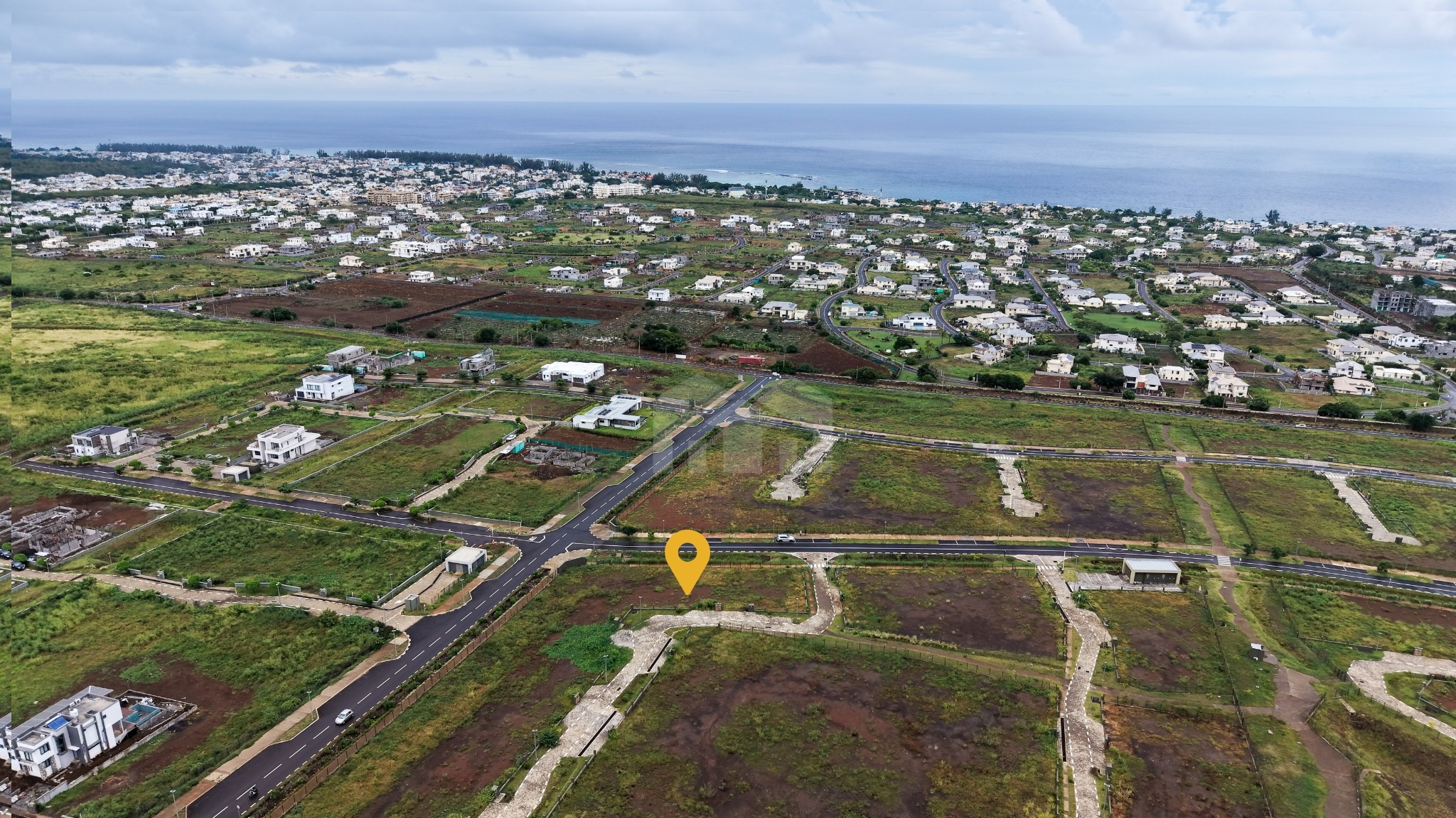 Residential land of 555.4 m2 for sale in Flic en Flac, west, Mauritius – LexpressProperty.com | 785401 | Ref01