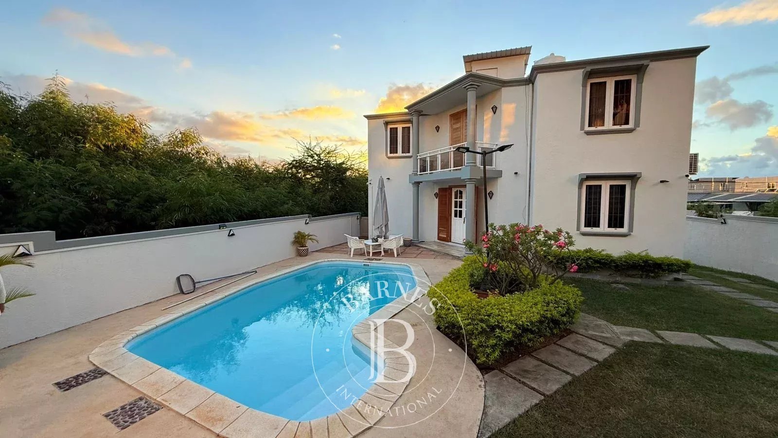 Townhouse / Duplex of 3 bedrooms for rent in Flic en Flac, west, Mauritius – LexpressProperty.com | 785622 | Ref01