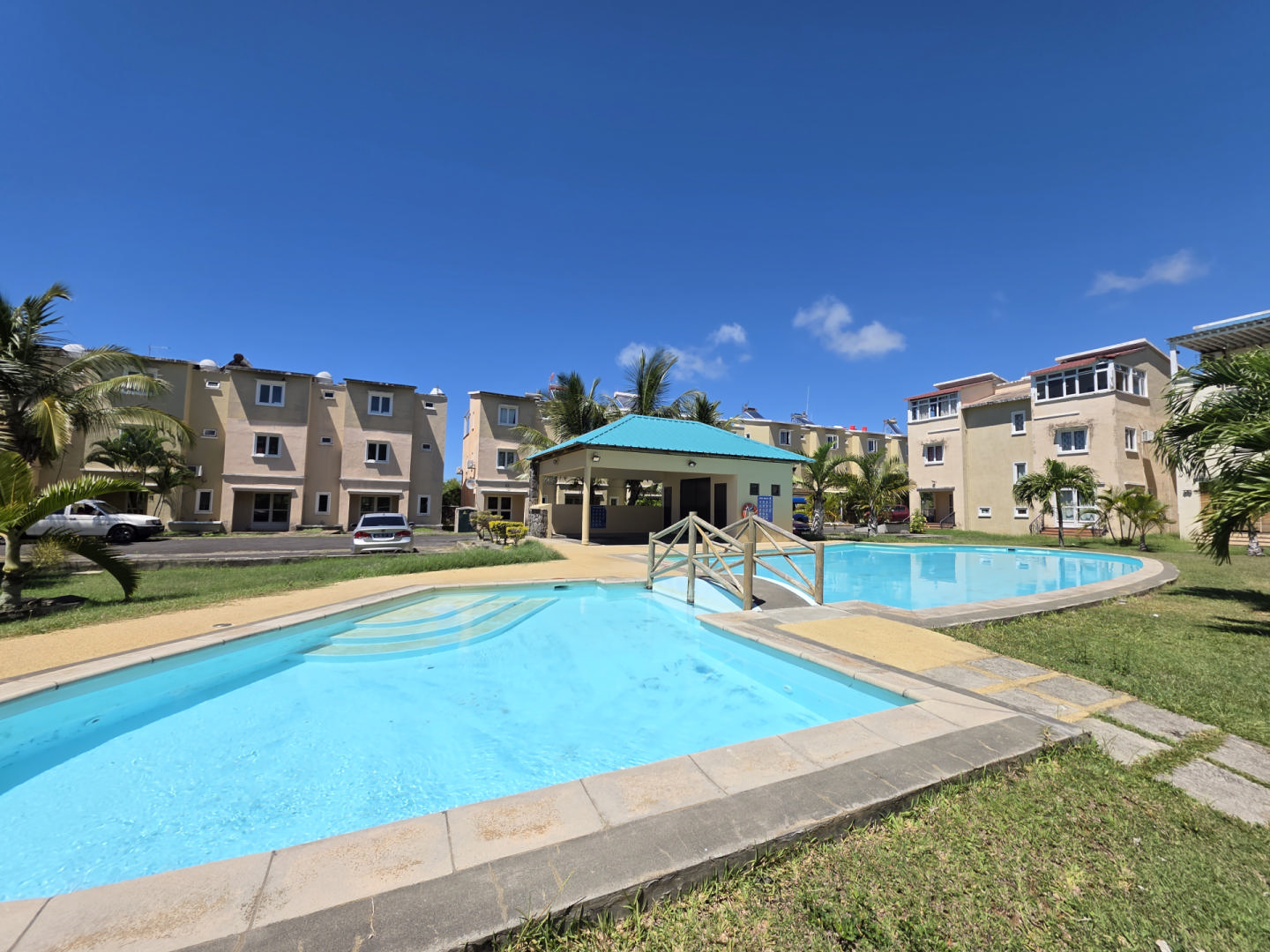 Townhouse / Duplex 3 Chambre(s) en vente à Grand Gaube, nord, île Maurice – LexpressProperty.com | 785765 | Ref01