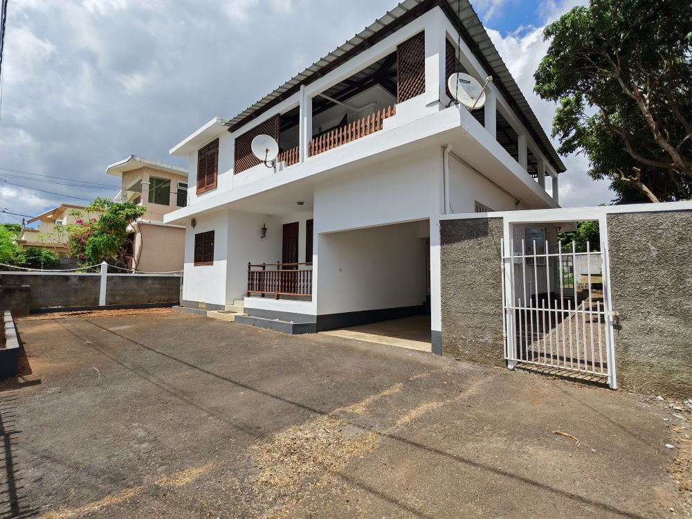 Maison / Villa 7 Chambre(s) en vente à Beau Bassin, centre, île Maurice – LexpressProperty.com | 785781 | Ref01