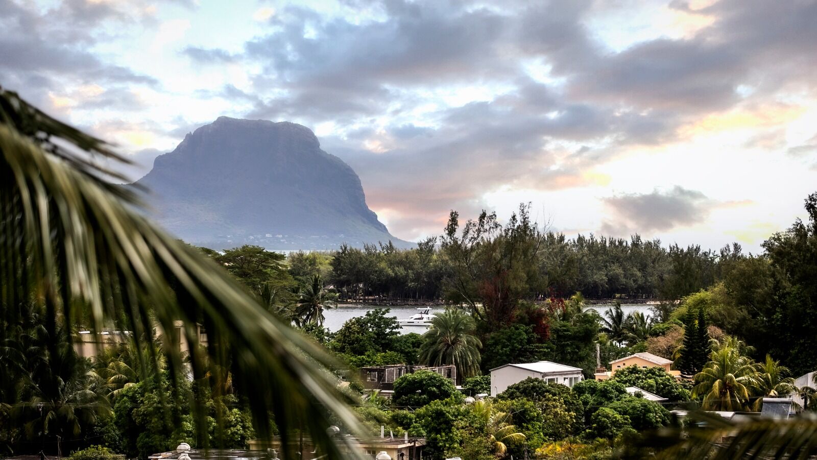 Apartment of 2 bedrooms for rent in Black River, west, Mauritius – LexpressProperty.com | 785673 | Ref01