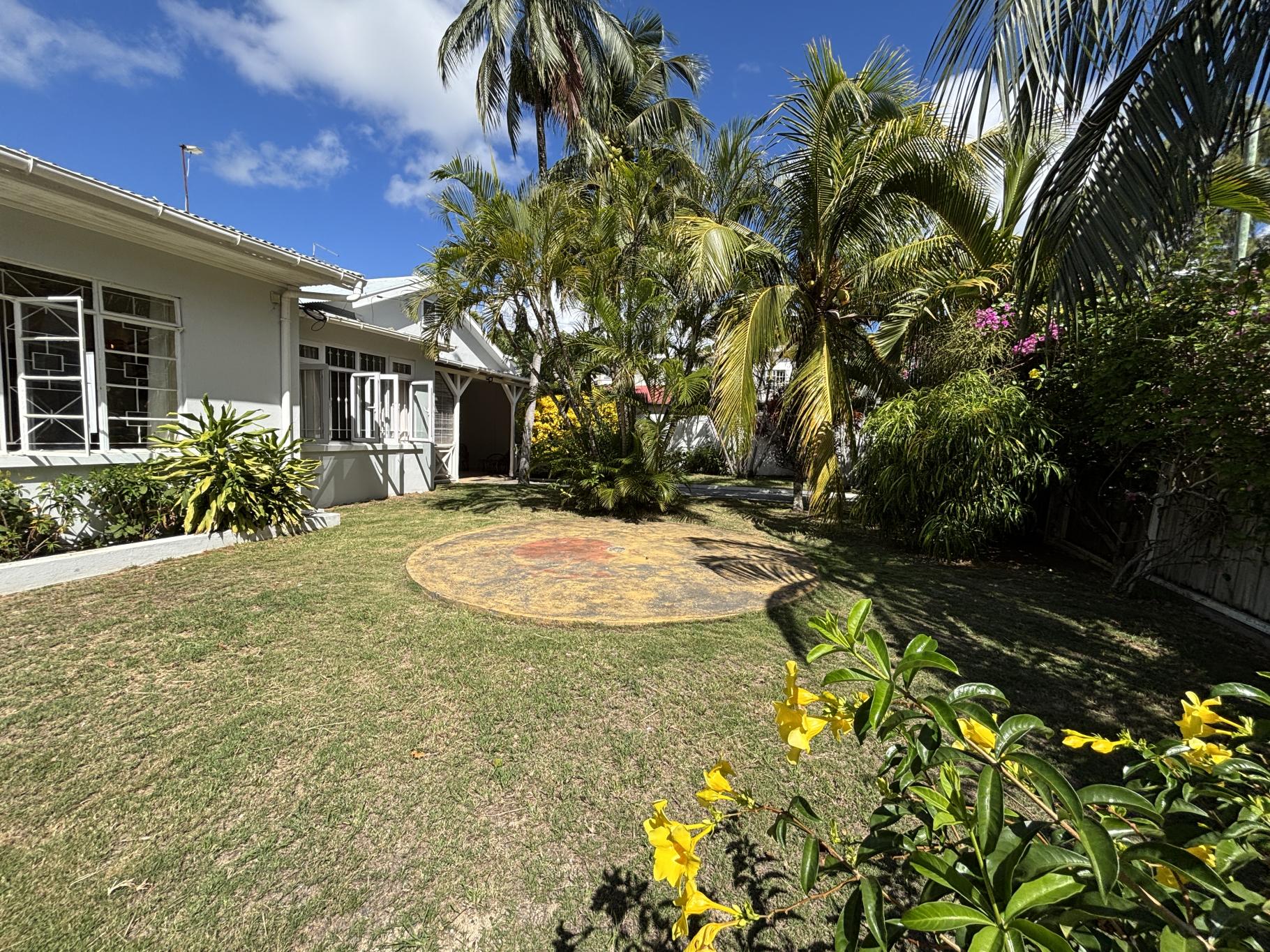 Maison / Villa 5 Chambre(s) en vente à Grand Gaube, nord, île Maurice – LexpressProperty.com | 792848 | Ref01
