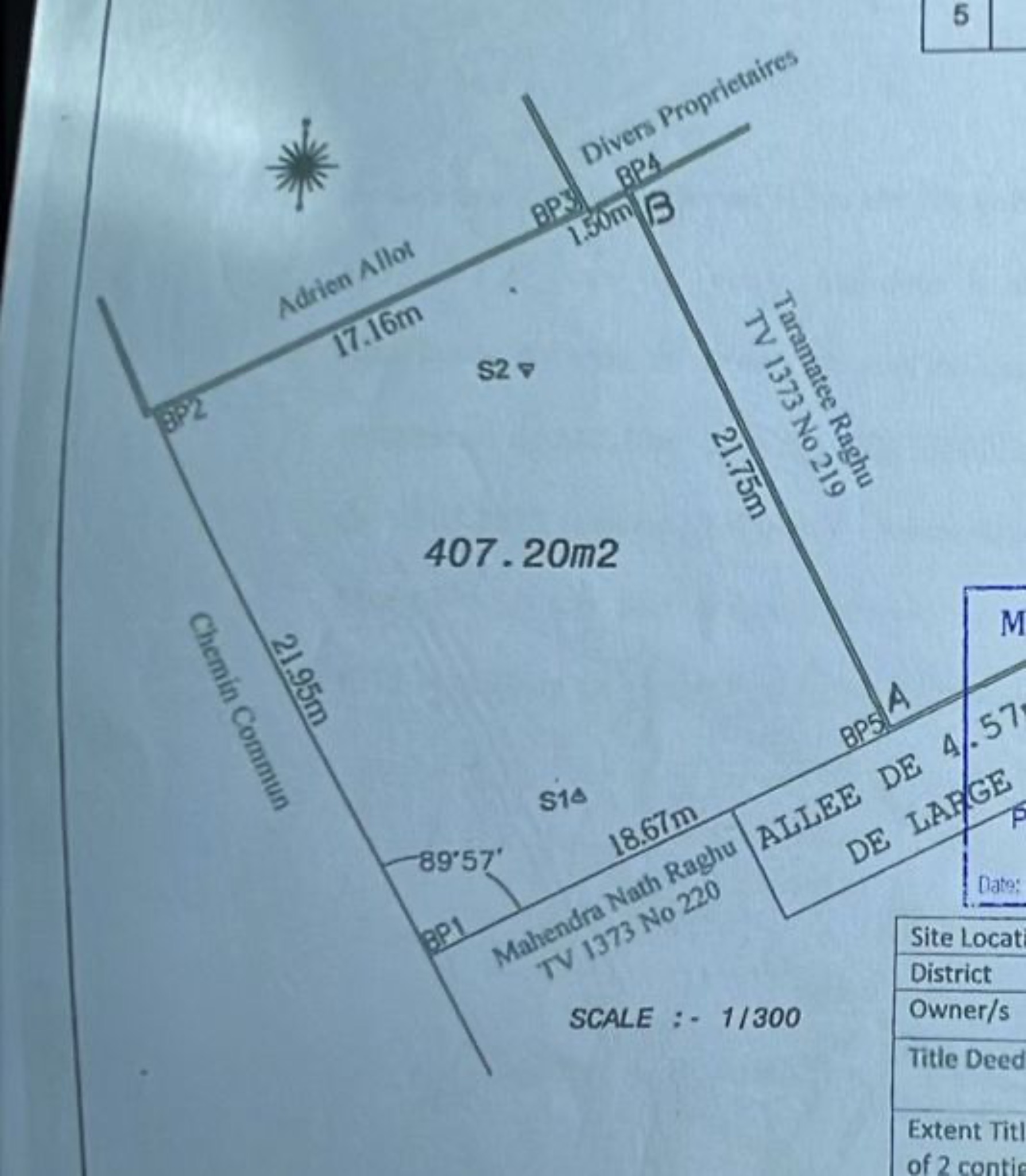 Residential land of 407.2 m2 for sale in Vacoas, center, Mauritius – LexpressProperty.com | 793177 | Ref01