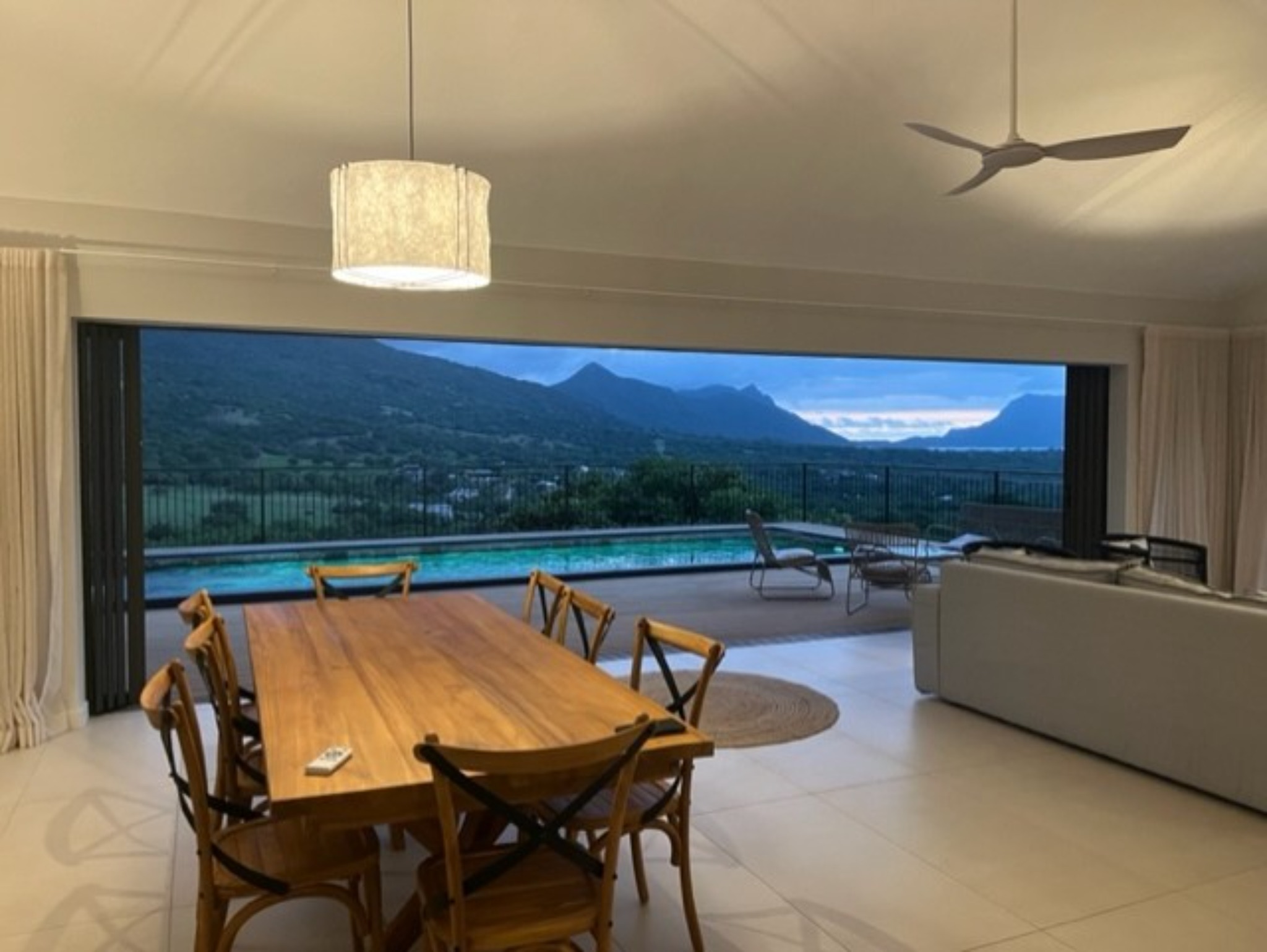 Maison / Villa 5 Chambre(s) en location à Black River, ouest, île Maurice – LexpressProperty.com | 793457 | Ref01