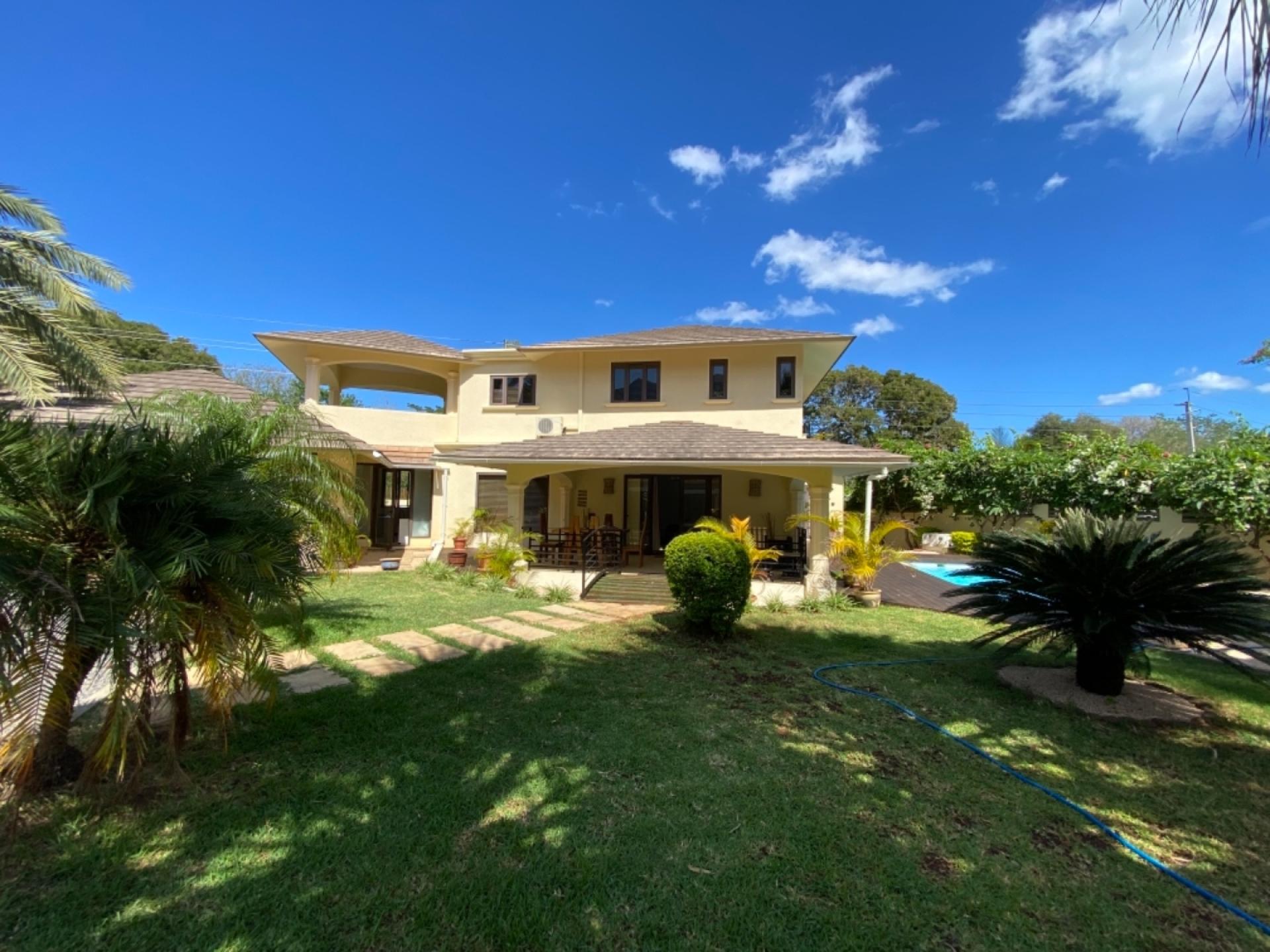 Maison / Villa 4 Chambre(s) en location à Petite Rivière Noire, ouest, île Maurice – LexpressProperty.com | 284156 | Ref01