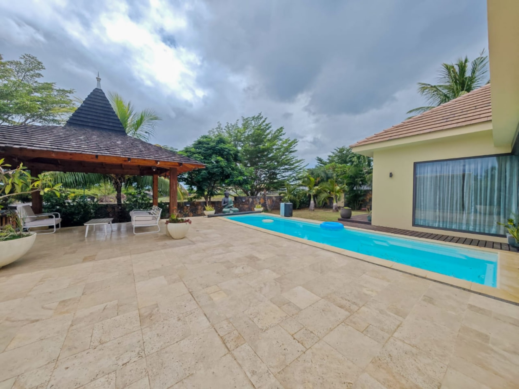 Maison / Villa 3 Chambre(s) en location à Tamarin, ouest, île Maurice – LexpressProperty.com | 793771 | Ref01