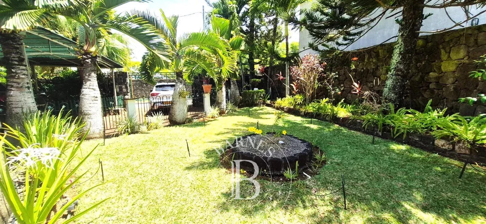Maison / Villa 7 Chambre(s) en vente à Grand Gaube, nord, île Maurice – LexpressProperty.com | 776421 | Ref01