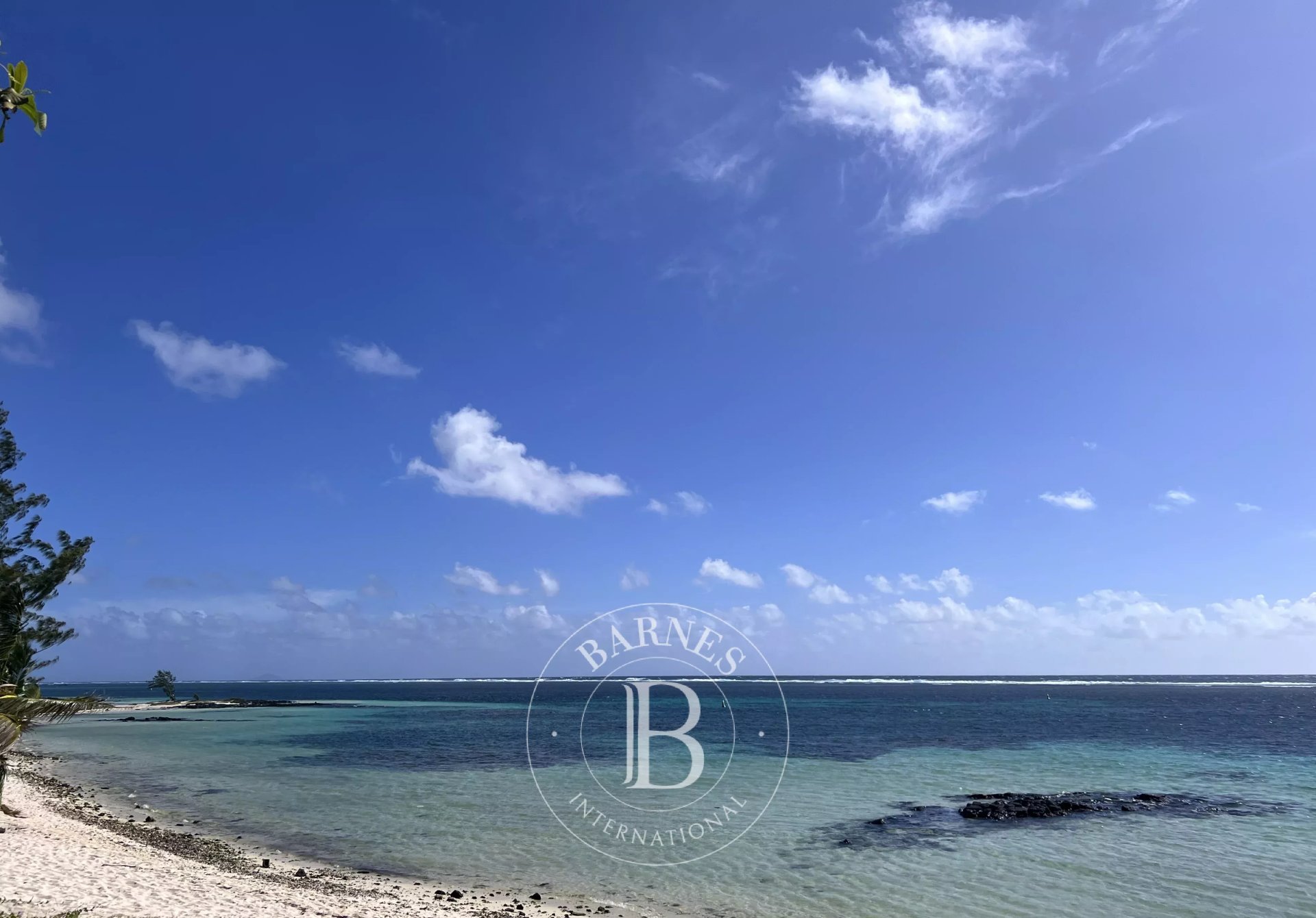 Apartment of 3 bedrooms for rent in Belle Mare, east, Mauritius – LexpressProperty.com | 777302 | Ref01