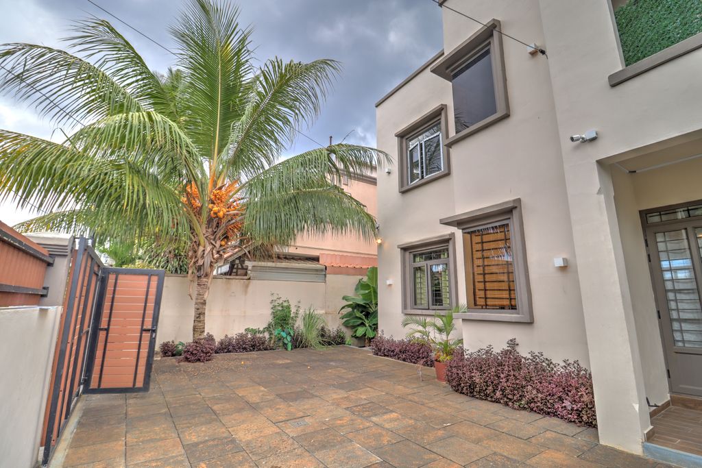 House / Villa of 4 bedrooms for rent in Pointe aux Biches, north, Mauritius – LexpressProperty.com | 779647 | Ref01