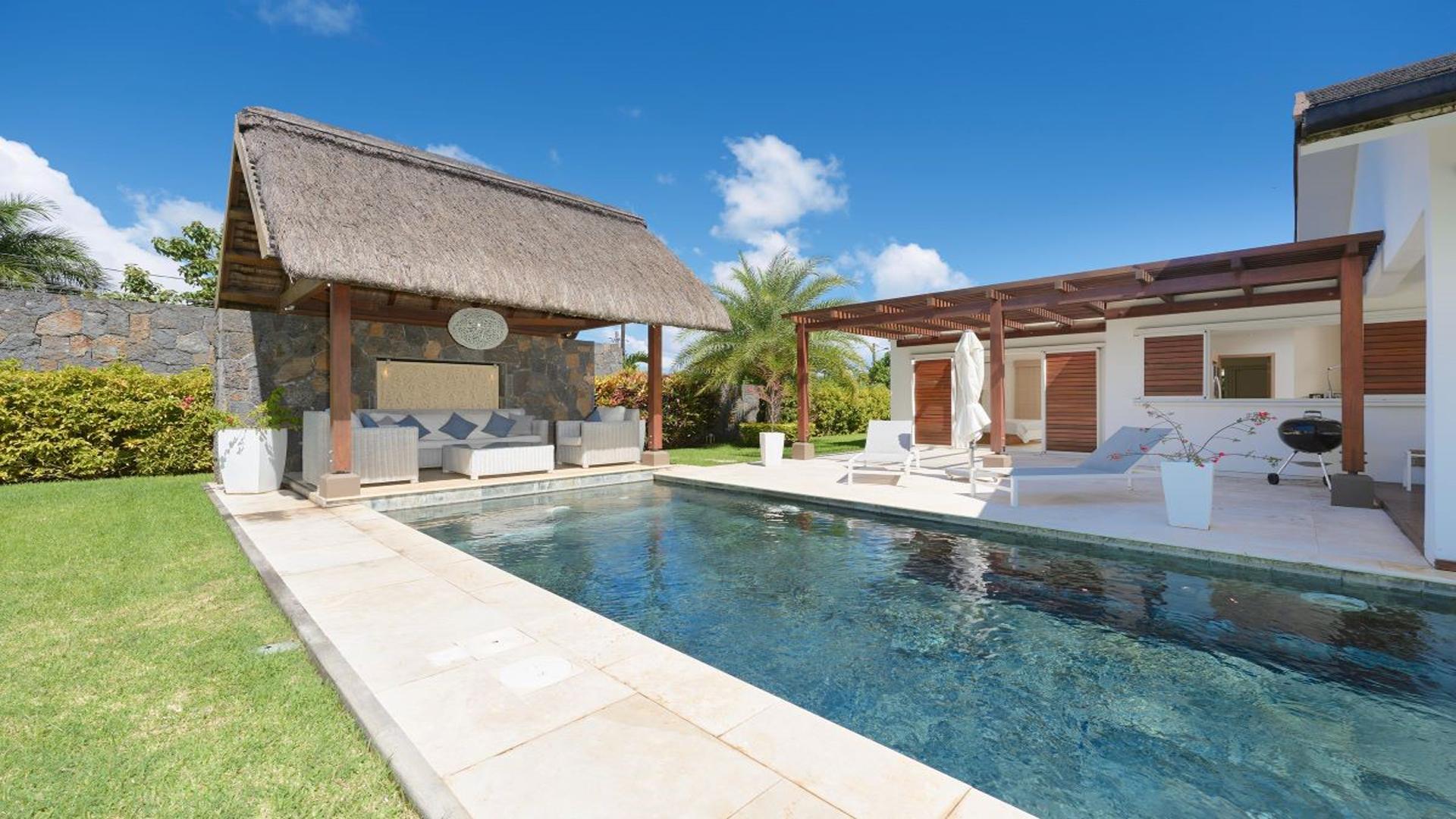 Maison / Villa 4 Chambre(s) en vente à Grand Bay, nord, île Maurice – LexpressProperty.com | 540910 | Ref01