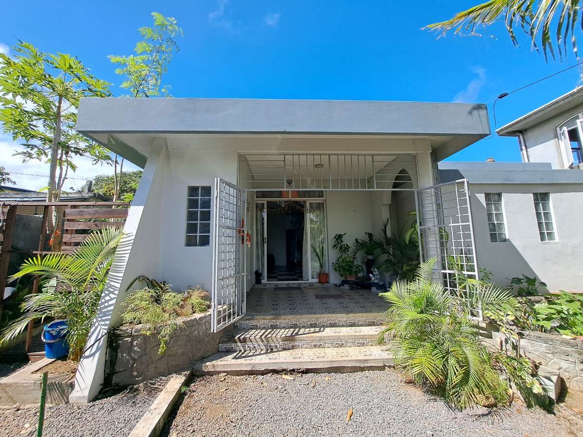Maison / Villa 3 Chambre(s) en vente à Grand Gaube, nord, île Maurice – LexpressProperty.com | 795600 | Ref01