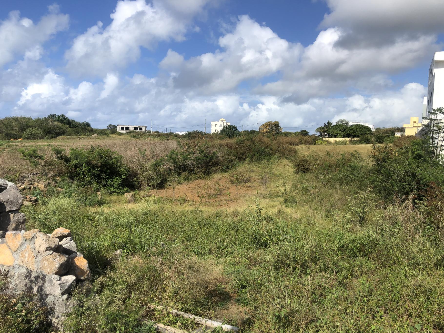 Residential land of 2110 m2 for sale in Péreybère, north, Mauritius – LexpressProperty.com | 699131 | Ref01