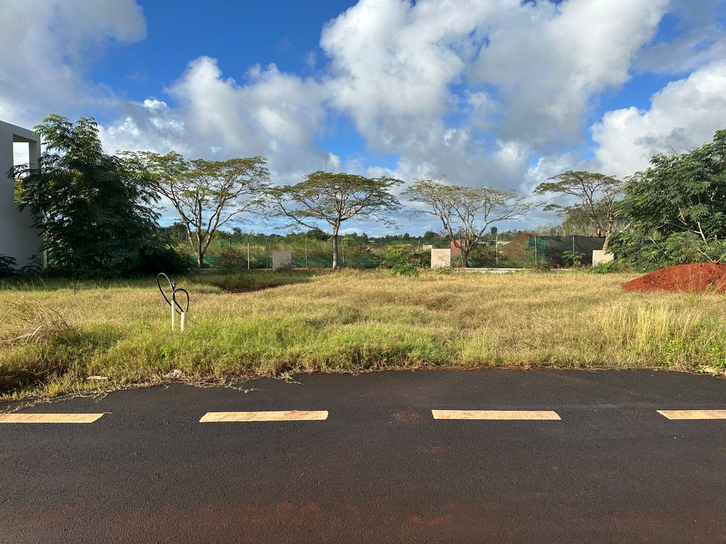 Residential land of 399.37 m2 for sale in Balaclava, north, Mauritius – LexpressProperty.com | 703374 | Ref01
