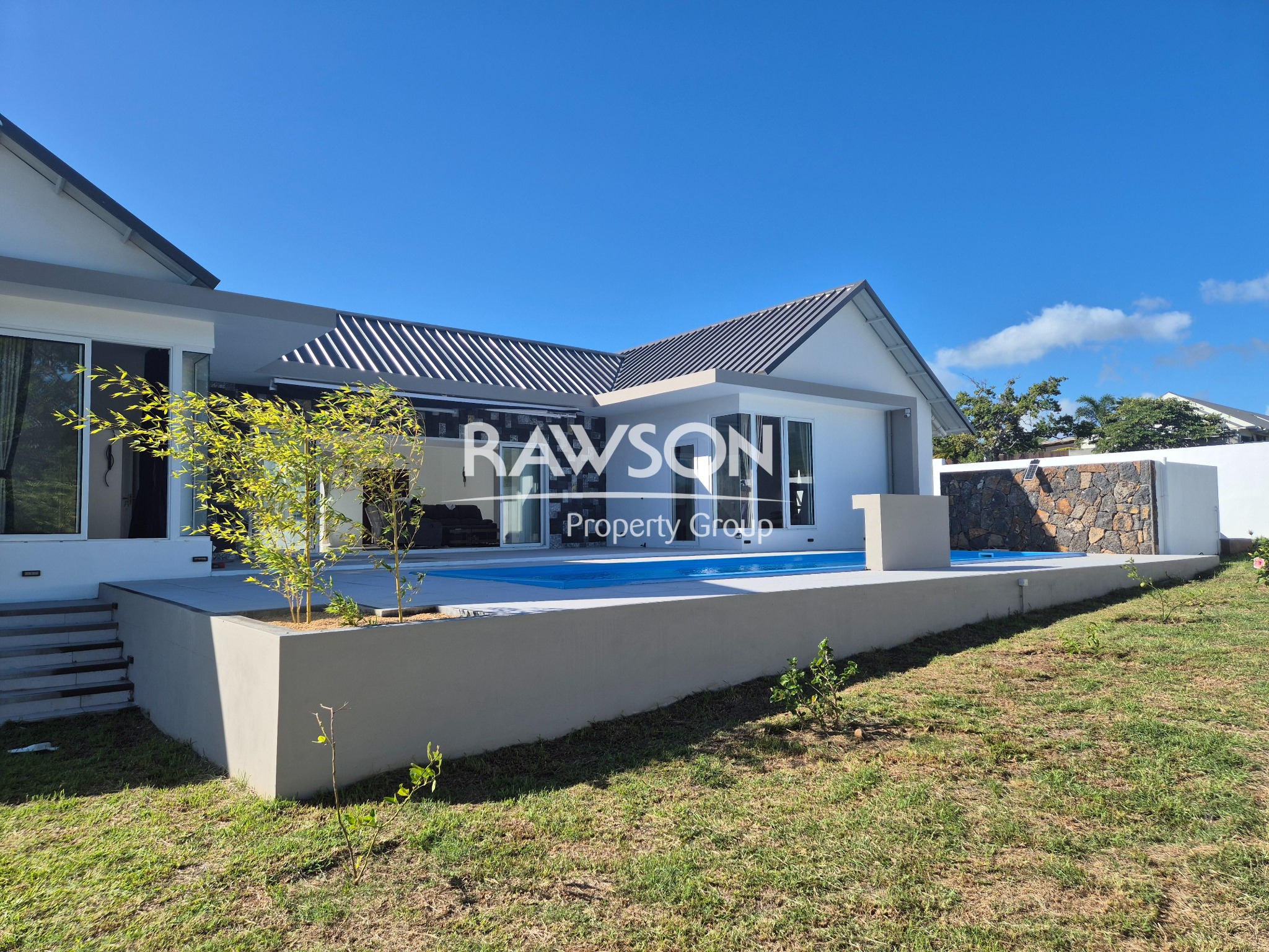 Maison / Villa 4 Chambre(s) en location à Petite Rivière Noire, ouest, île Maurice – LexpressProperty.com | 799601 | Ref01