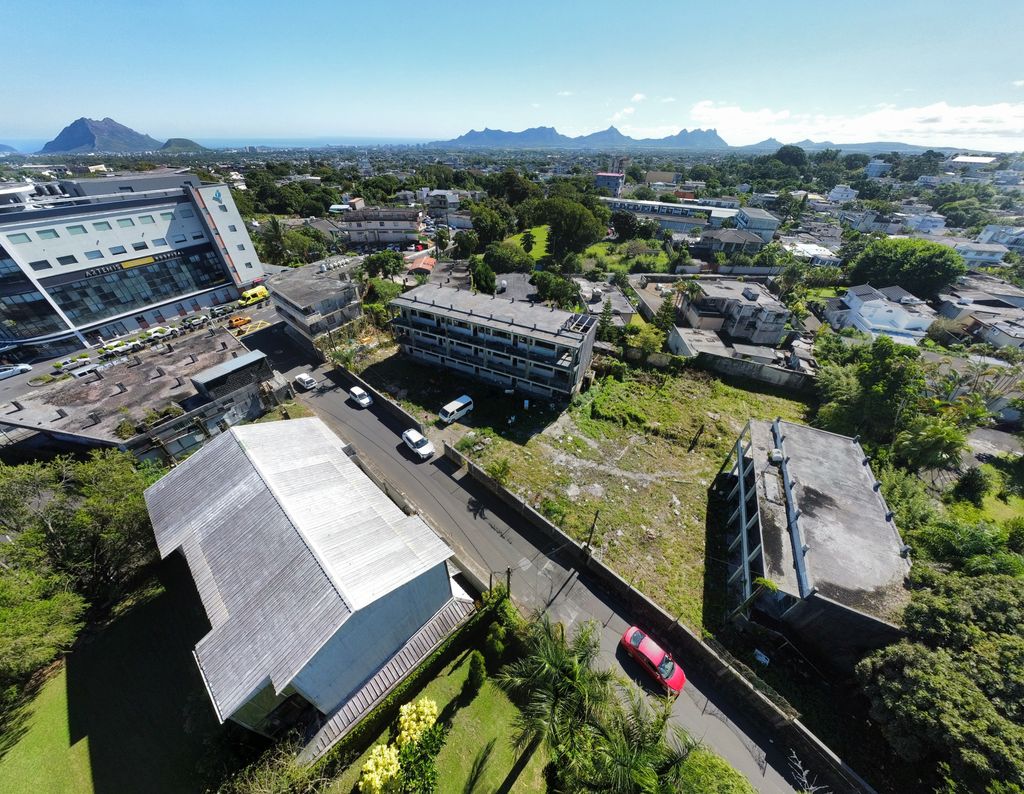 Commercial land of 1190 m2 for sale in Curepipe, center, Mauritius – LexpressProperty.com | 792023 | Ref01
