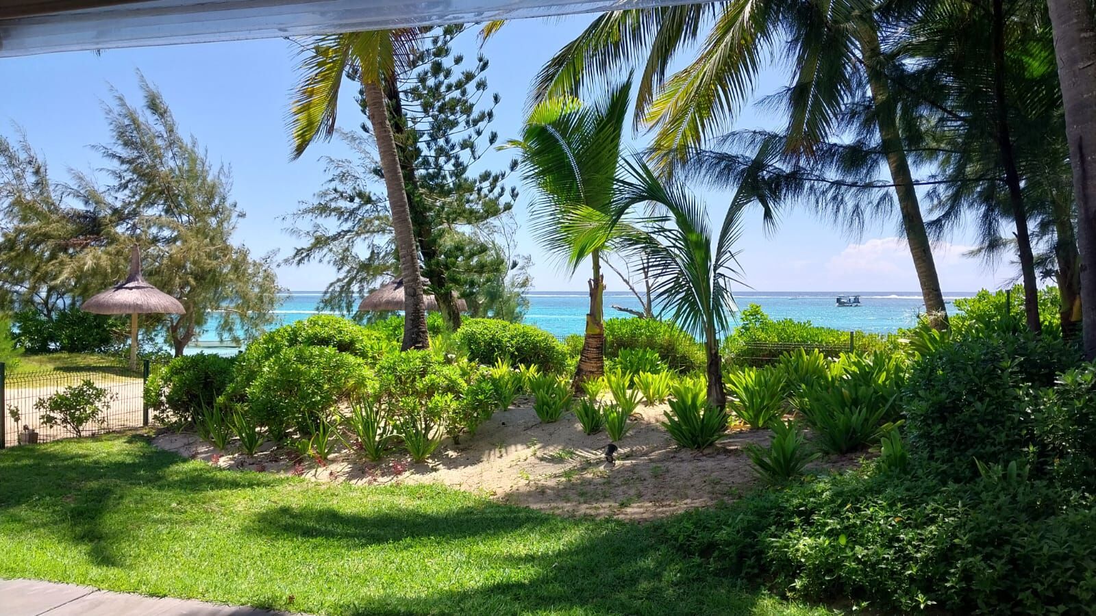 Apartment of 3 bedrooms for rent in Belle Mare, east, Mauritius – LexpressProperty.com | 792195 | Ref01