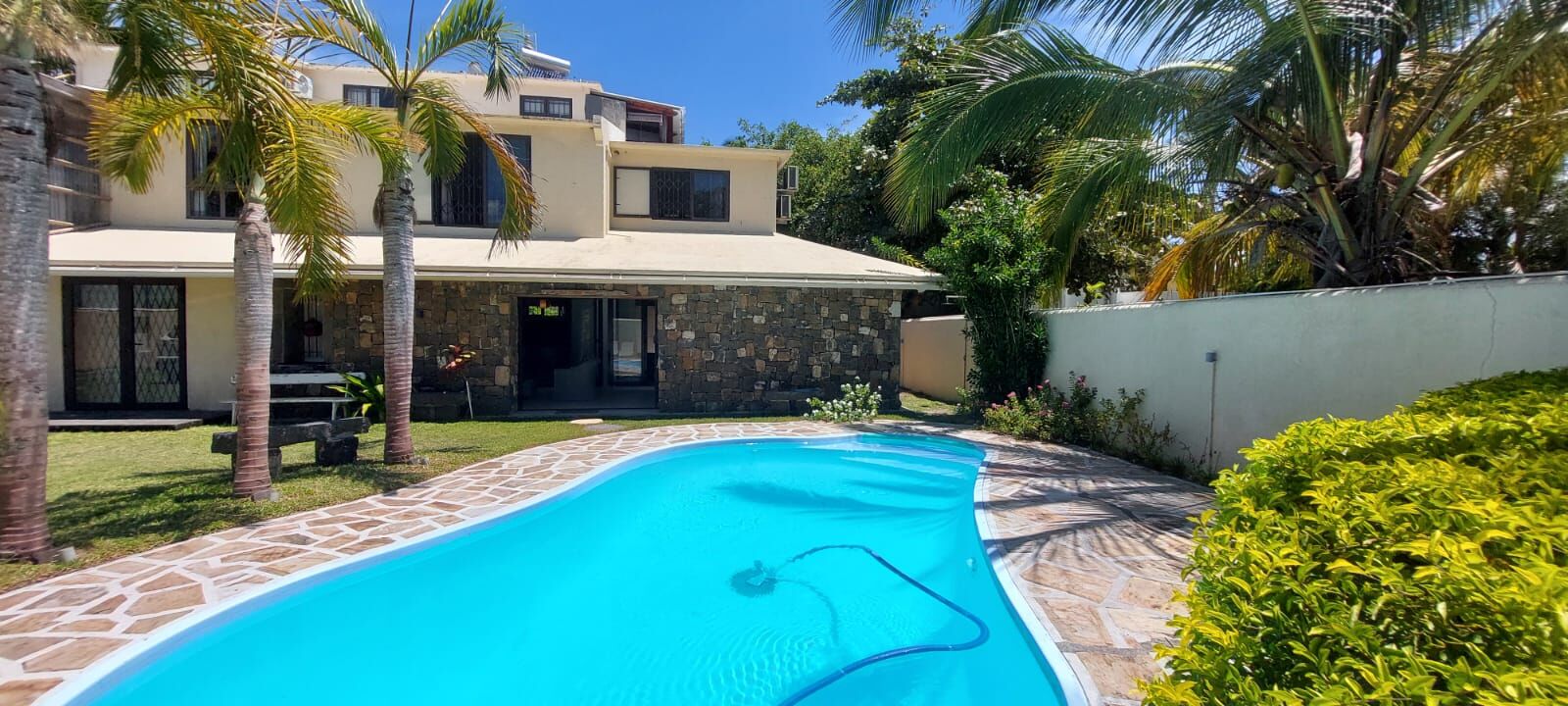 Townhouse / Duplex 2 Chambre(s) en vente à Belle Mare, est, île Maurice – LexpressProperty.com | 785688 | Ref01