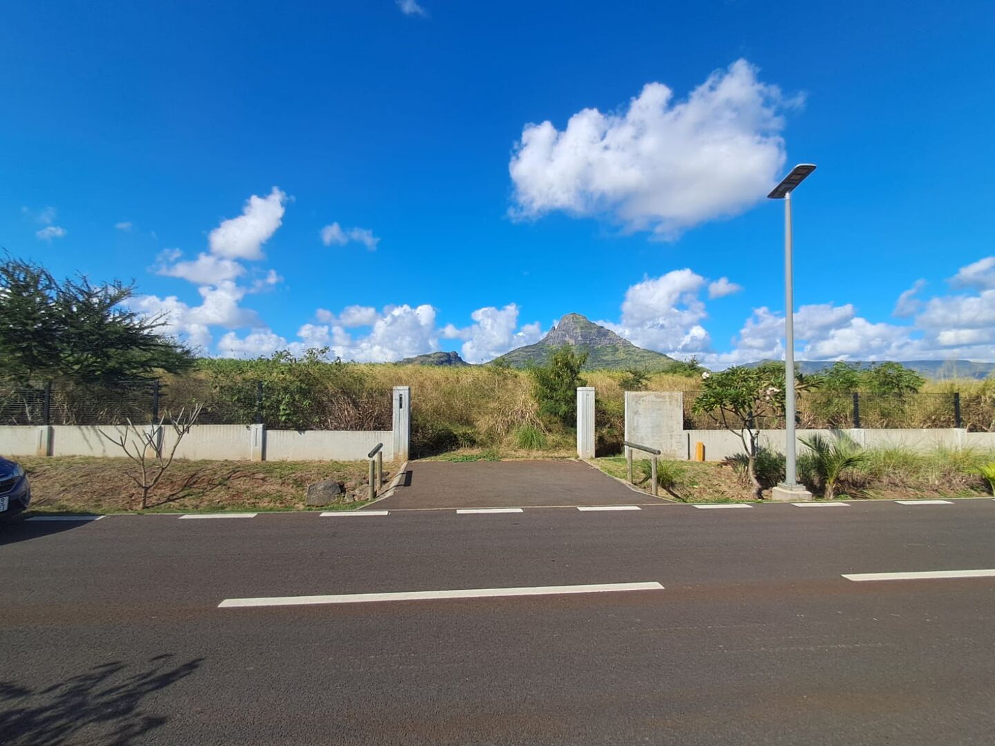 Residential land of 838 m2 for sale in Flic en Flac, west, Mauritius – LexpressProperty.com | 807179 | Ref01