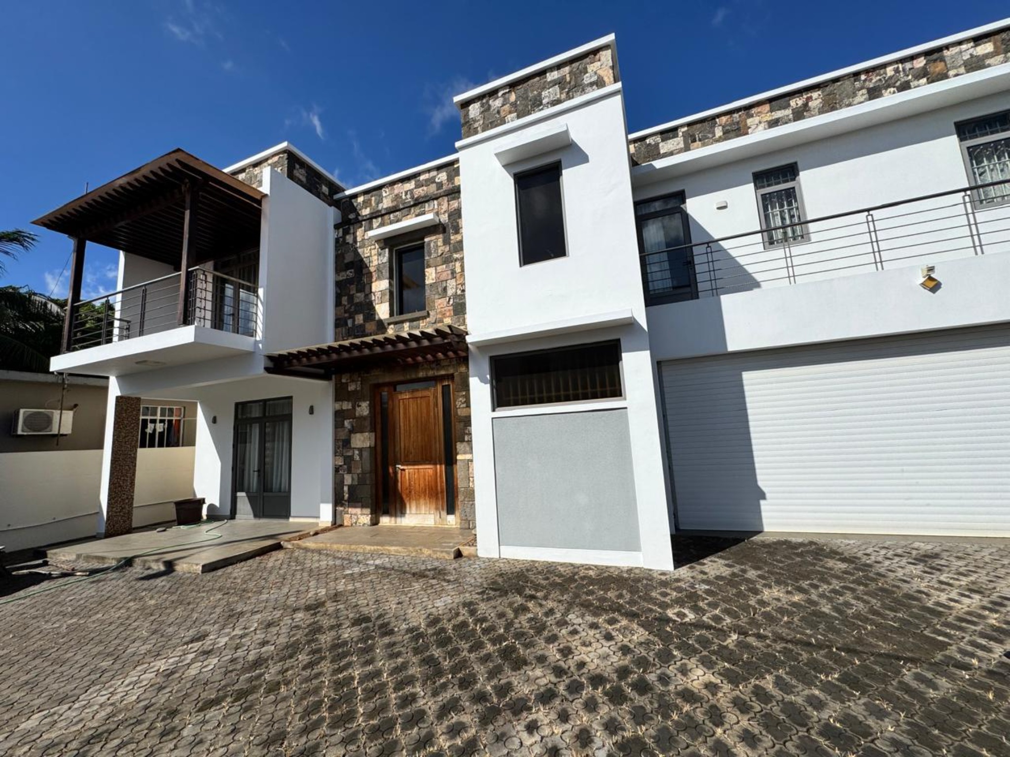 House / Villa of 4 bedrooms for rent in Triolet, north, Mauritius – LexpressProperty.com | 807353 | Ref01