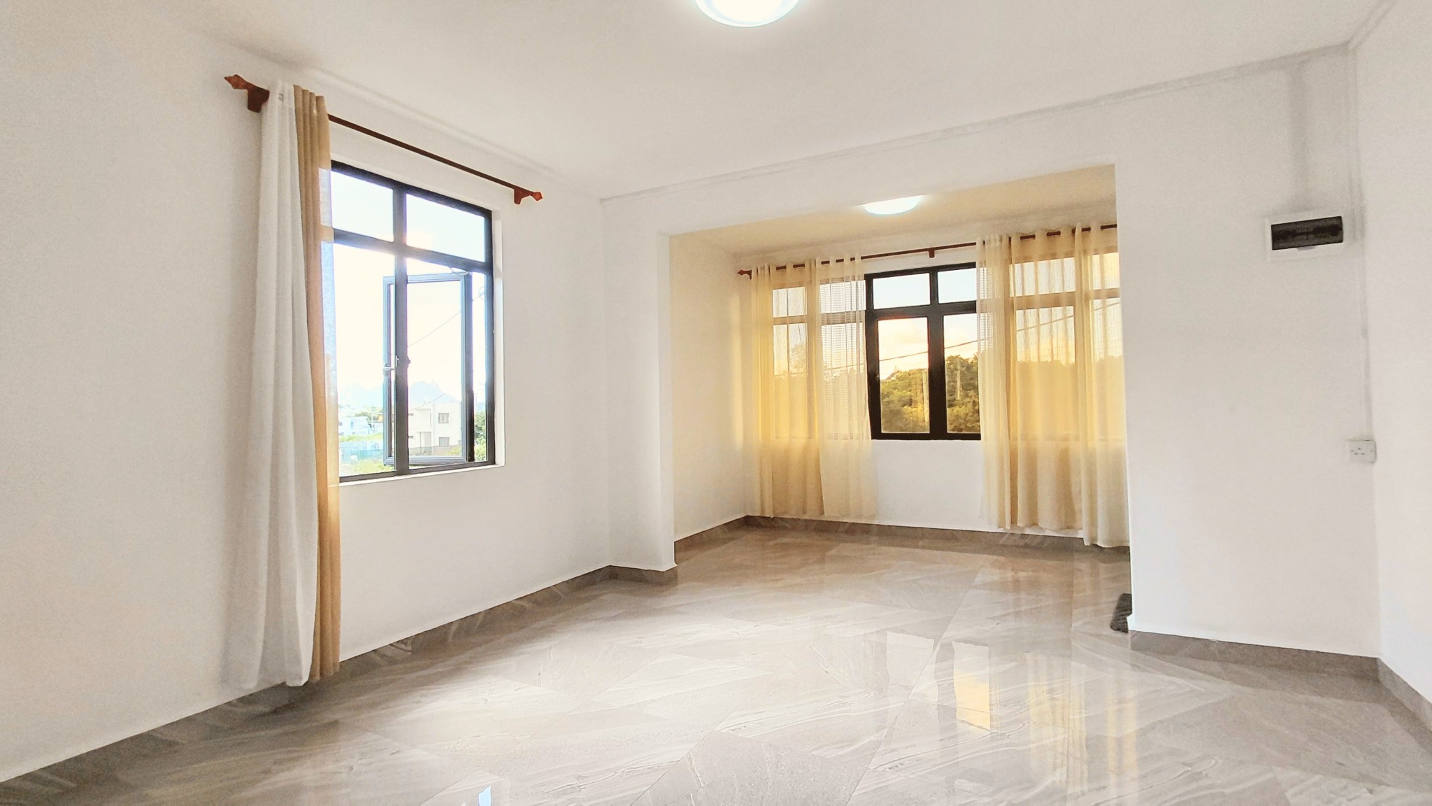 Apartment of 3 bedrooms for rent in Hermitage, center, Mauritius – LexpressProperty.com | 808145 | Ref01