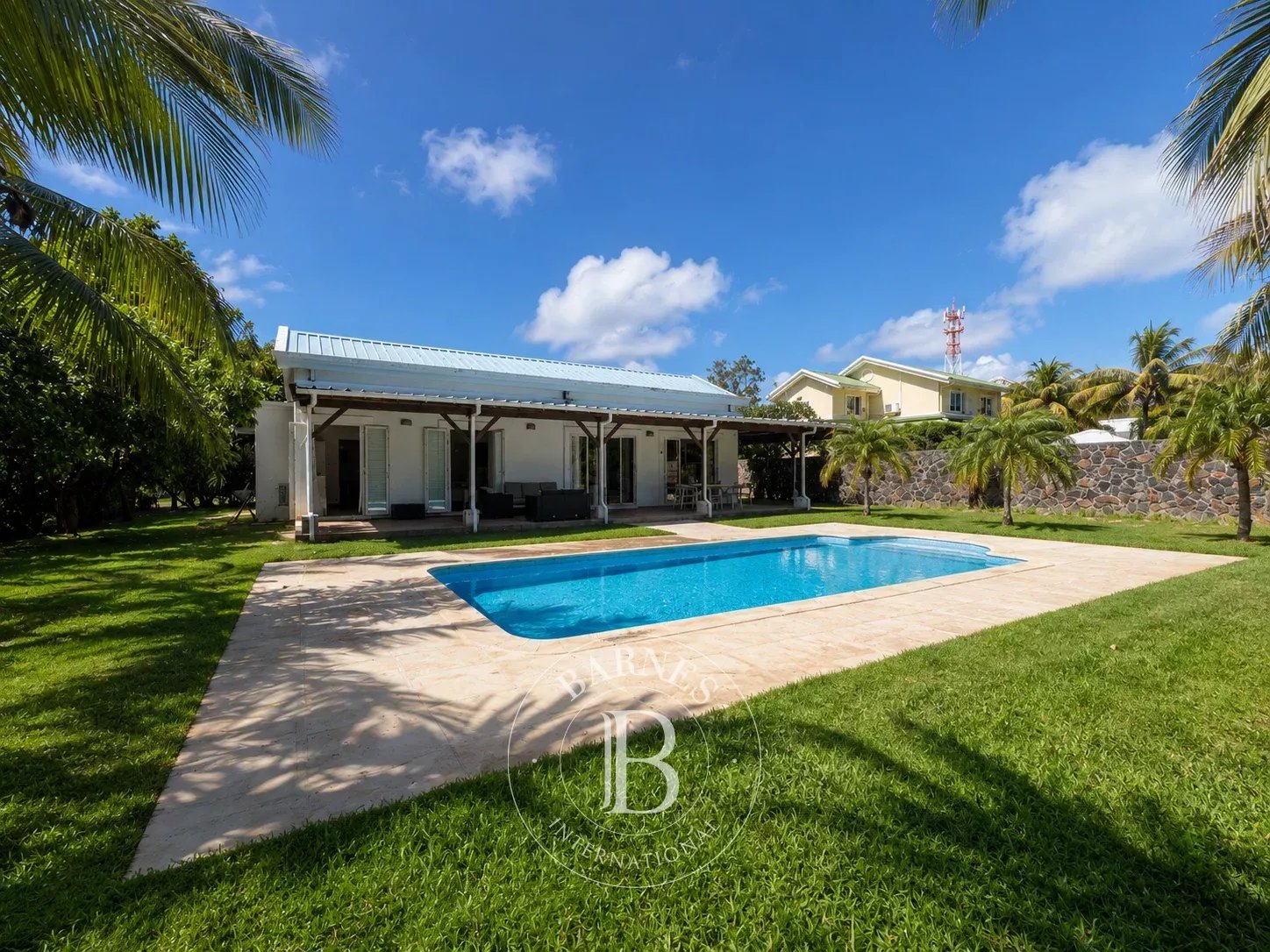 House / Villa of 3 bedrooms for rent in Roches Noires, north, Mauritius – LexpressProperty.com | 776296 | Ref01