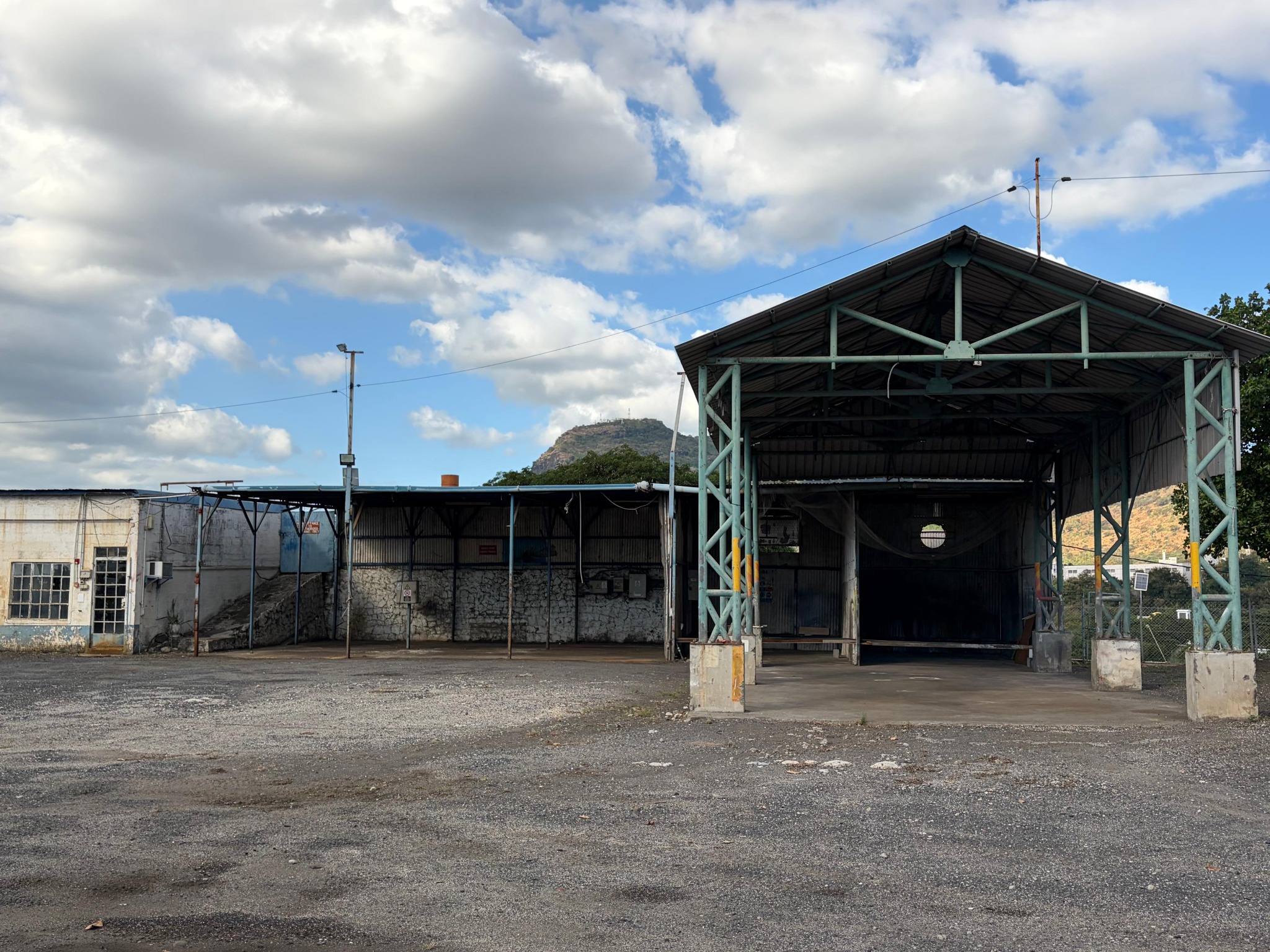 Commercial building for rent in Pointe aux Sables, west, Mauritius – LexpressProperty.com | 808186 | Ref01