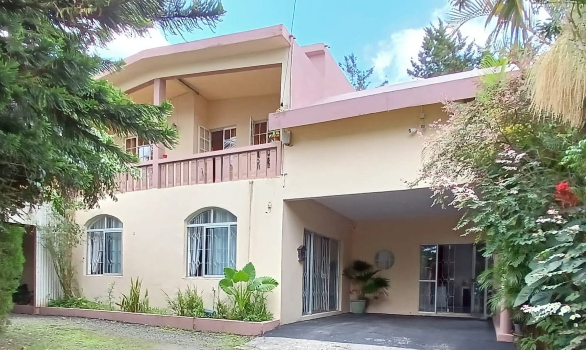 Maison / Villa 6 Chambre(s) en vente à Curepipe, centre, île Maurice – LexpressProperty.com | 808619 | Ref01