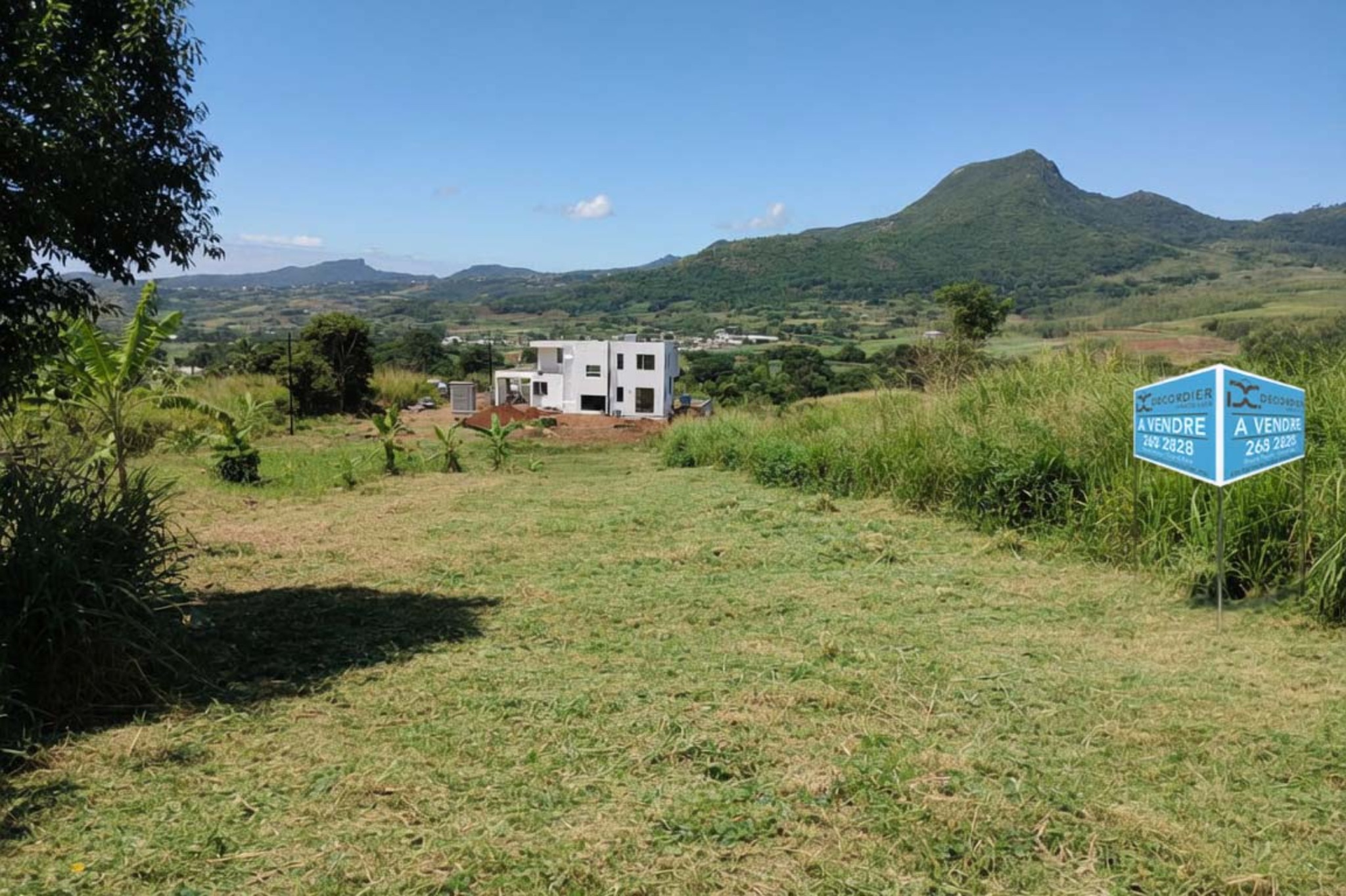 Terrain résidentiel de 2110 m2 en vente à Crève Coeur, nord, île Maurice – LexpressProperty.com | 788064 | Ref01