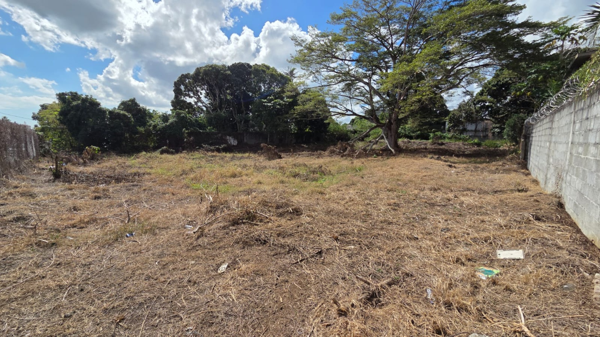 Terrain commercial de 3165.6525 m² en vente à Quatre Bornes, centre, île Maurice – LexpressProperty.com | 810423 | Ref01