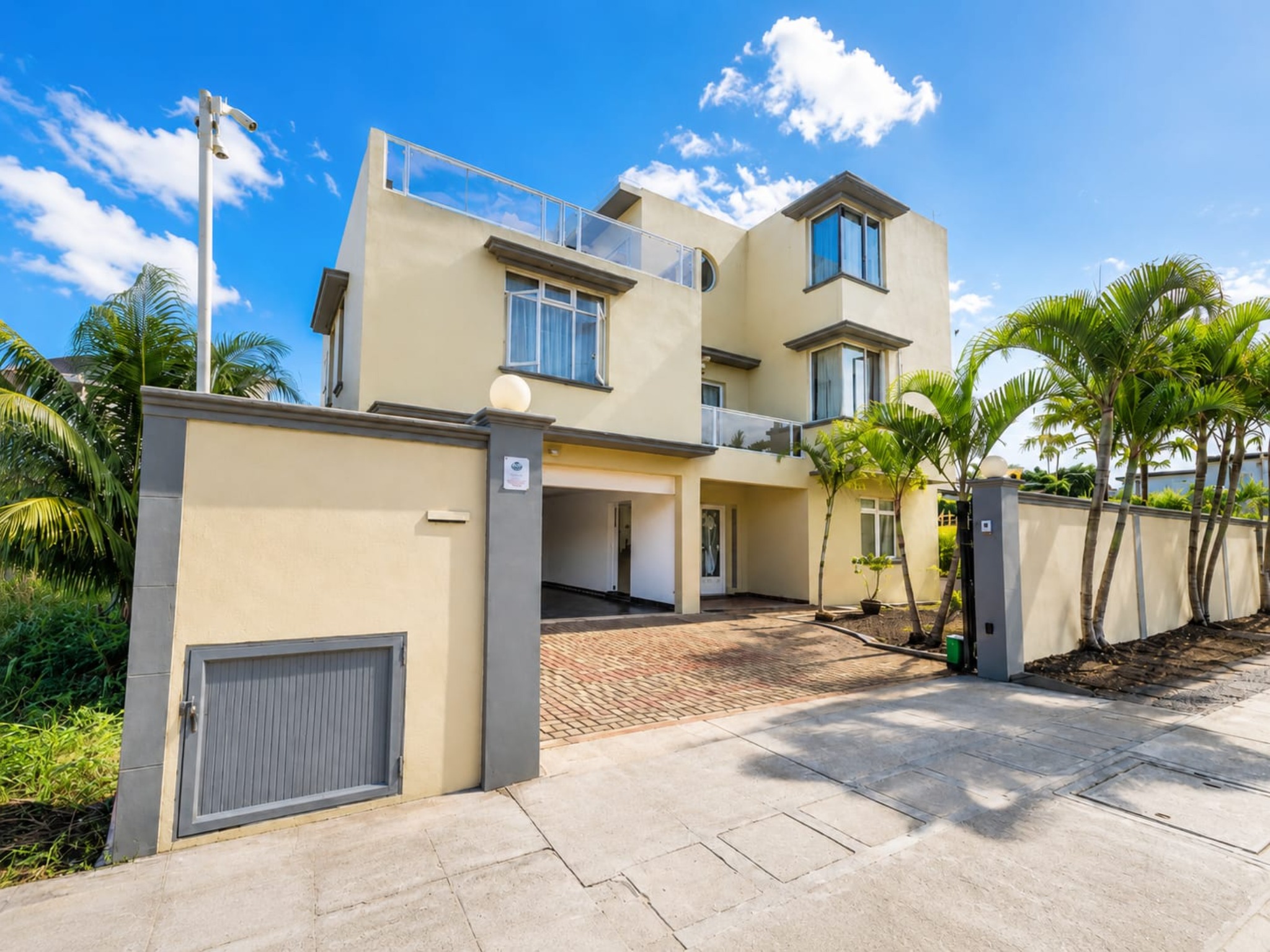 House / Villa of 5 bedrooms for rent in Souillac, south, Mauritius – LexpressProperty.com | 810999 | Ref01