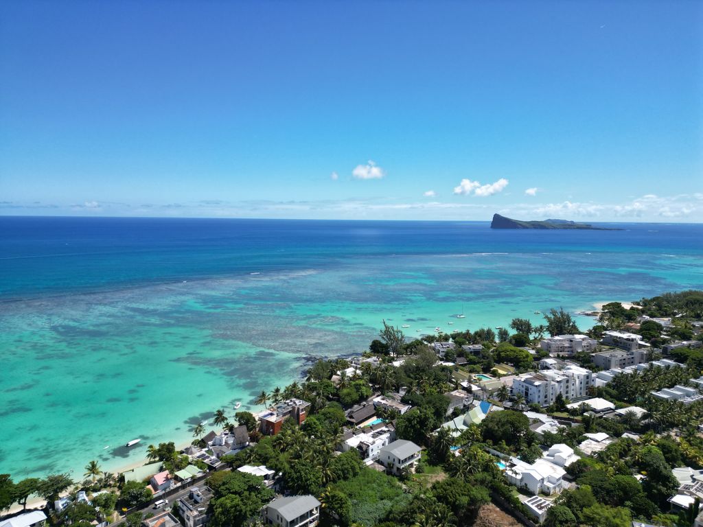 Residential land of 388.68 m2 for sale in Péreybère, north, Mauritius – LexpressProperty.com | 812462 | Ref01