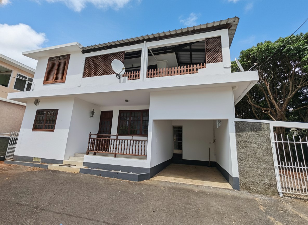 Maison / Villa 7 Chambre(s) en vente à Roches Brunes, centre, île Maurice – LexpressProperty.com | 786287 | Ref01