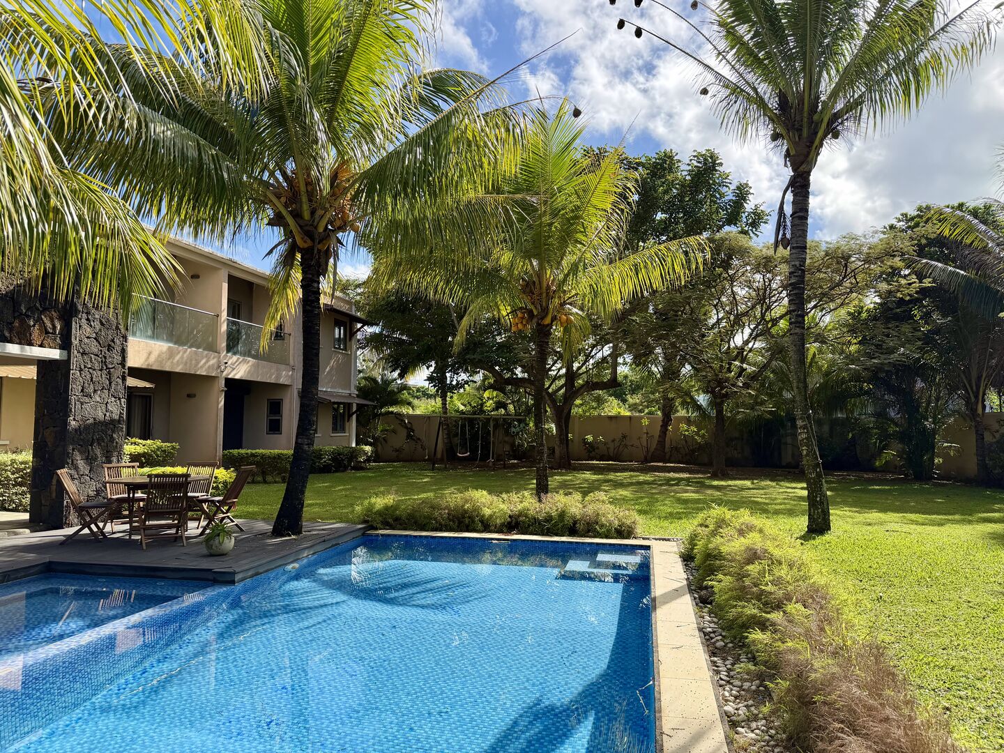 Complexe / Bâtiment résidentiel 14 Chambre(s) en vente à Beau Vallon, sud, île Maurice – LexpressProperty.com | 801818 | Ref01