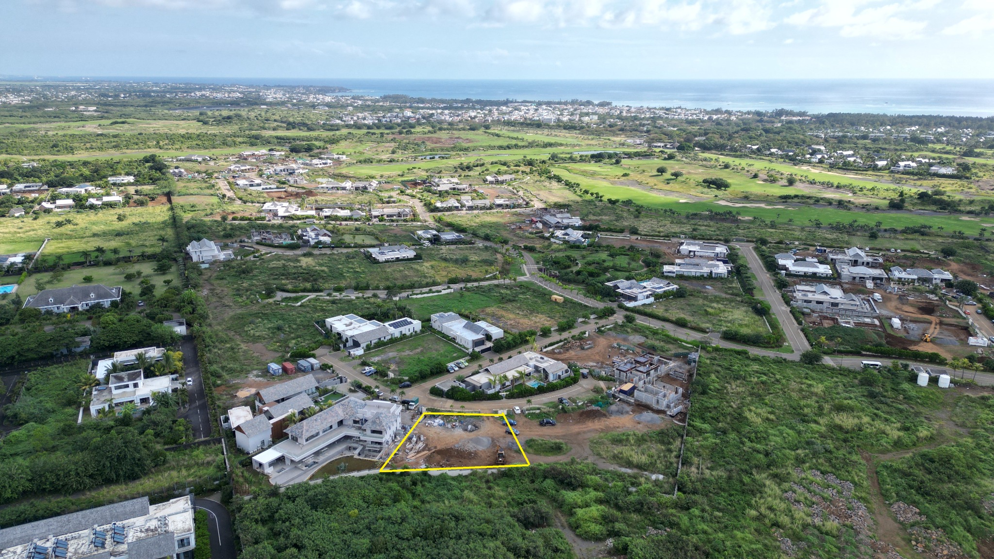 Terrain résidentiel de 1066 m2 en vente à Mon Choisy, nord, île Maurice – LexpressProperty.com | 782250 | Ref01