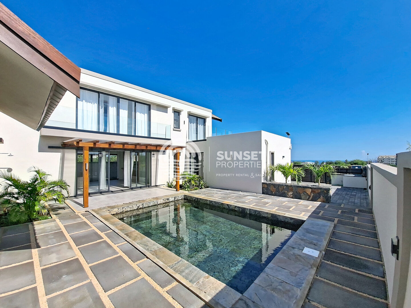 House / Villa of 4 bedrooms for sale in Flic en Flac, west, Mauritius – LexpressProperty.com | 802473 | Ref01