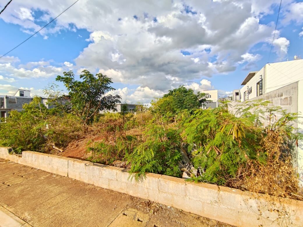 Residential land of 367 m2 for sale in Pointe aux Sables, west, Mauritius – LexpressProperty.com | 803846 | Ref01