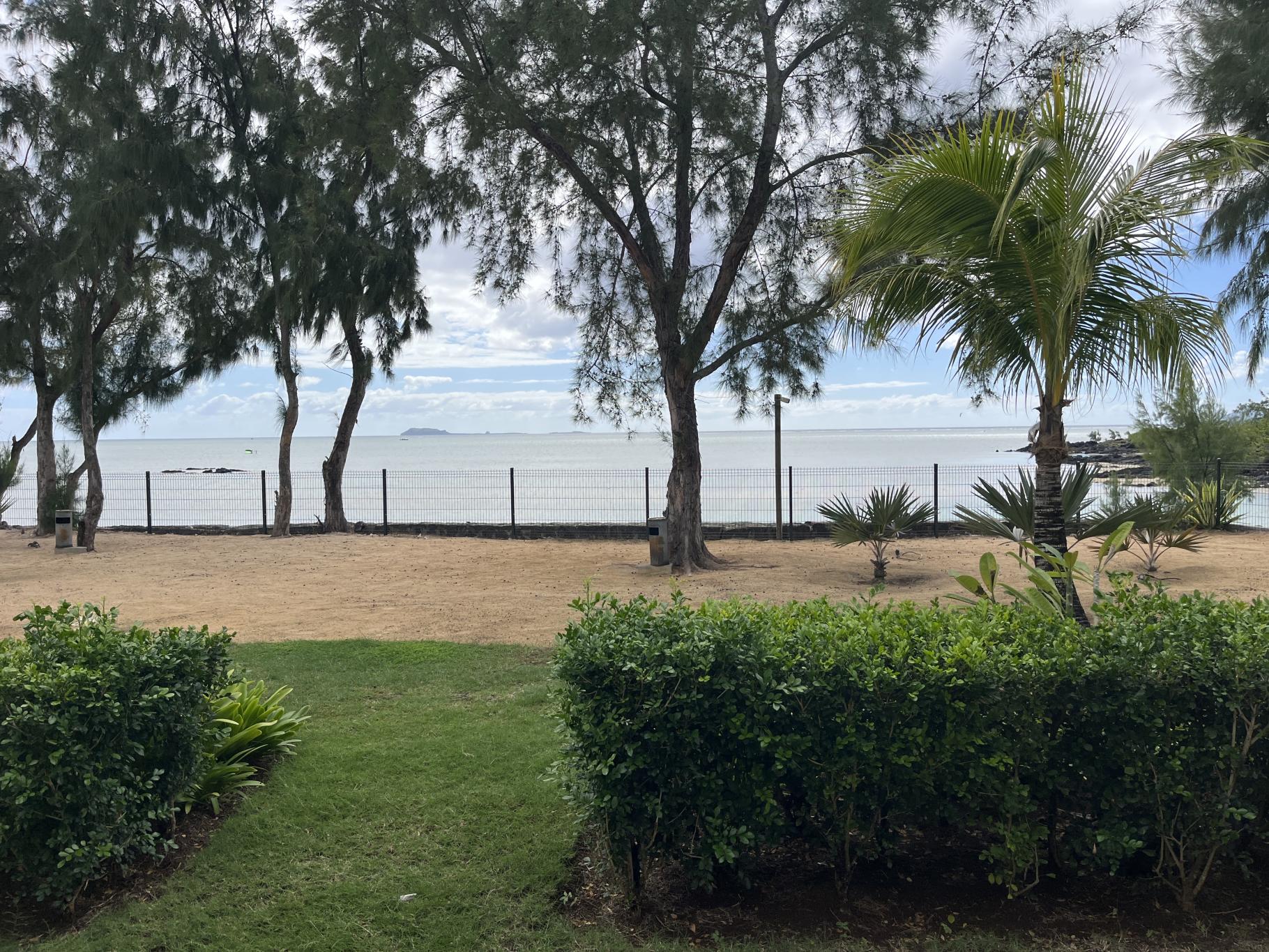 Apartment of 3 bedrooms for rent in Grand Gaube, north, Mauritius – LexpressProperty.com | 804216 | Ref01