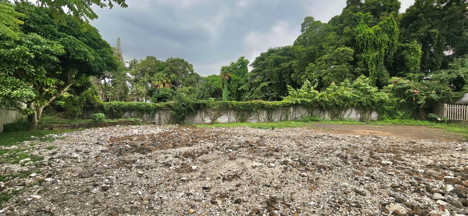 Residential land of 579 m2 for sale in Rose Hill, center, Mauritius – LexpressProperty.com | 782629 | Ref01