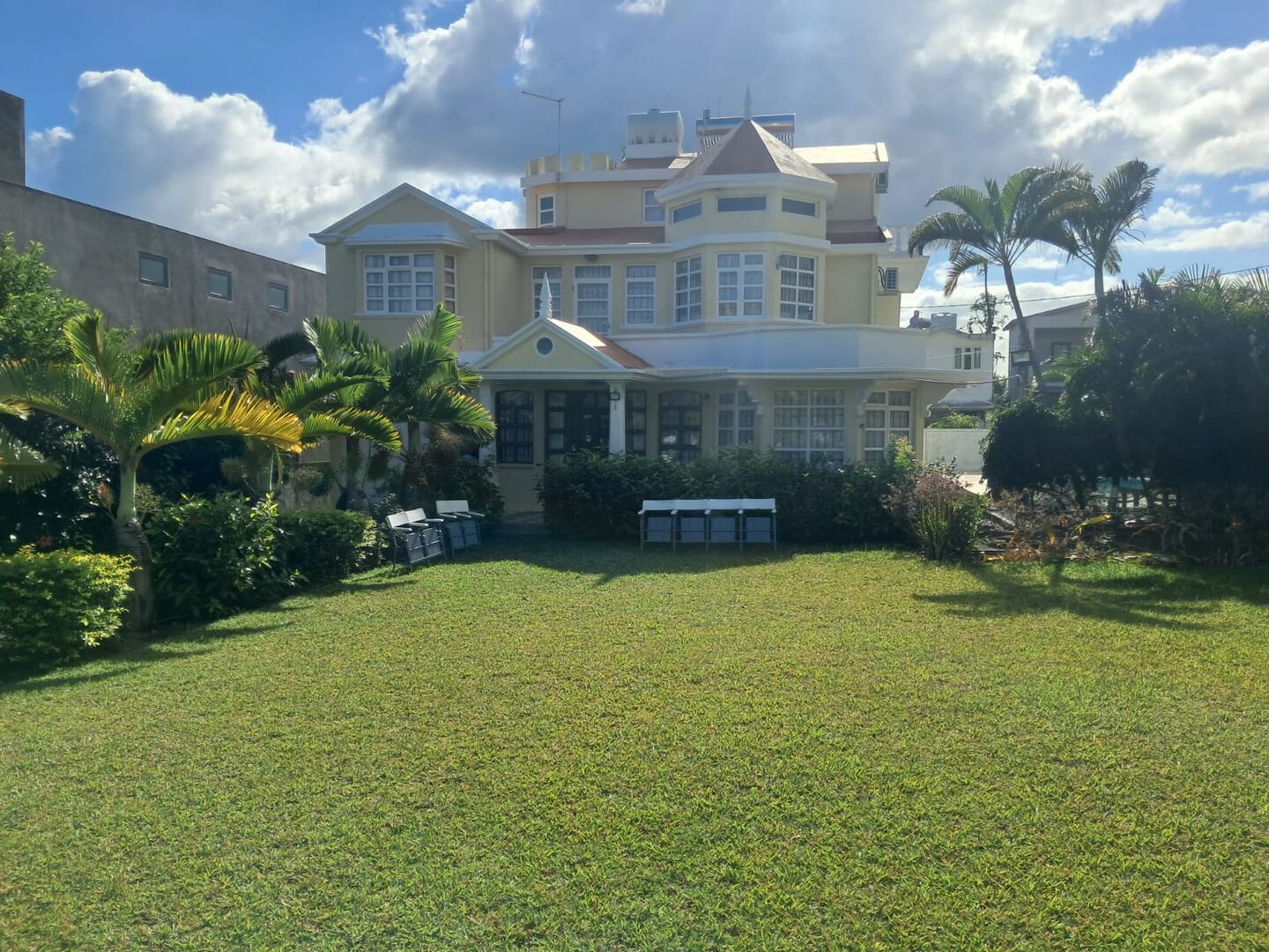 Maison / Villa 5 Chambre(s) en location à La Gaulette, ouest, île Maurice – LexpressProperty.com | 820418 | Ref01