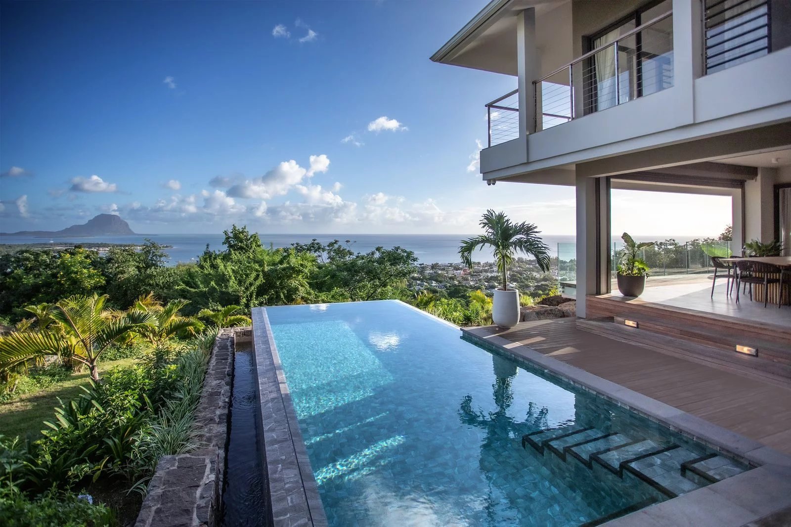 House / Villa of 5 bedrooms for rent in Black River, west, Mauritius – LexpressProperty.com | 822612 | Ref01