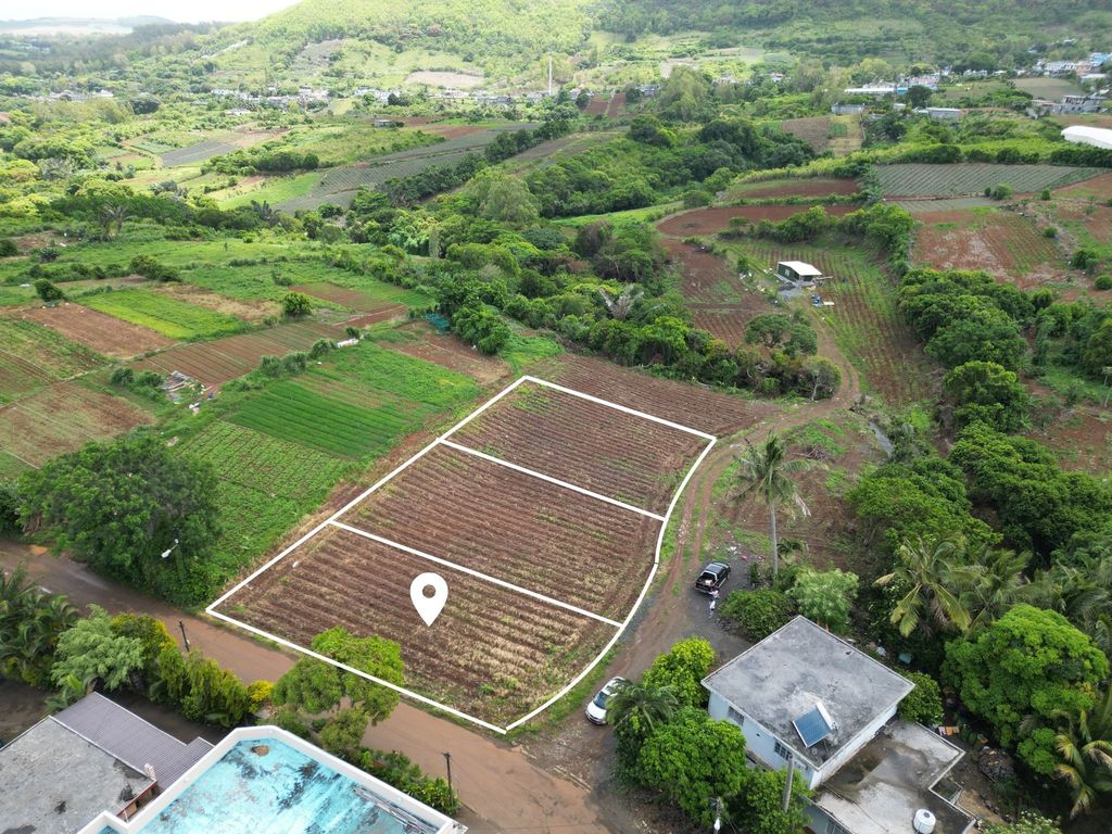 Residential land of 633.15 m2 for sale in Les Mariannes, north, Mauritius – LexpressProperty.com | 765074 | Ref01