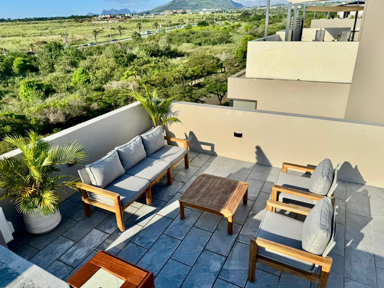 Penthouse of 3 bedrooms for sale in Flic en Flac, west, Mauritius – LexpressProperty.com | 816096 | Ref01