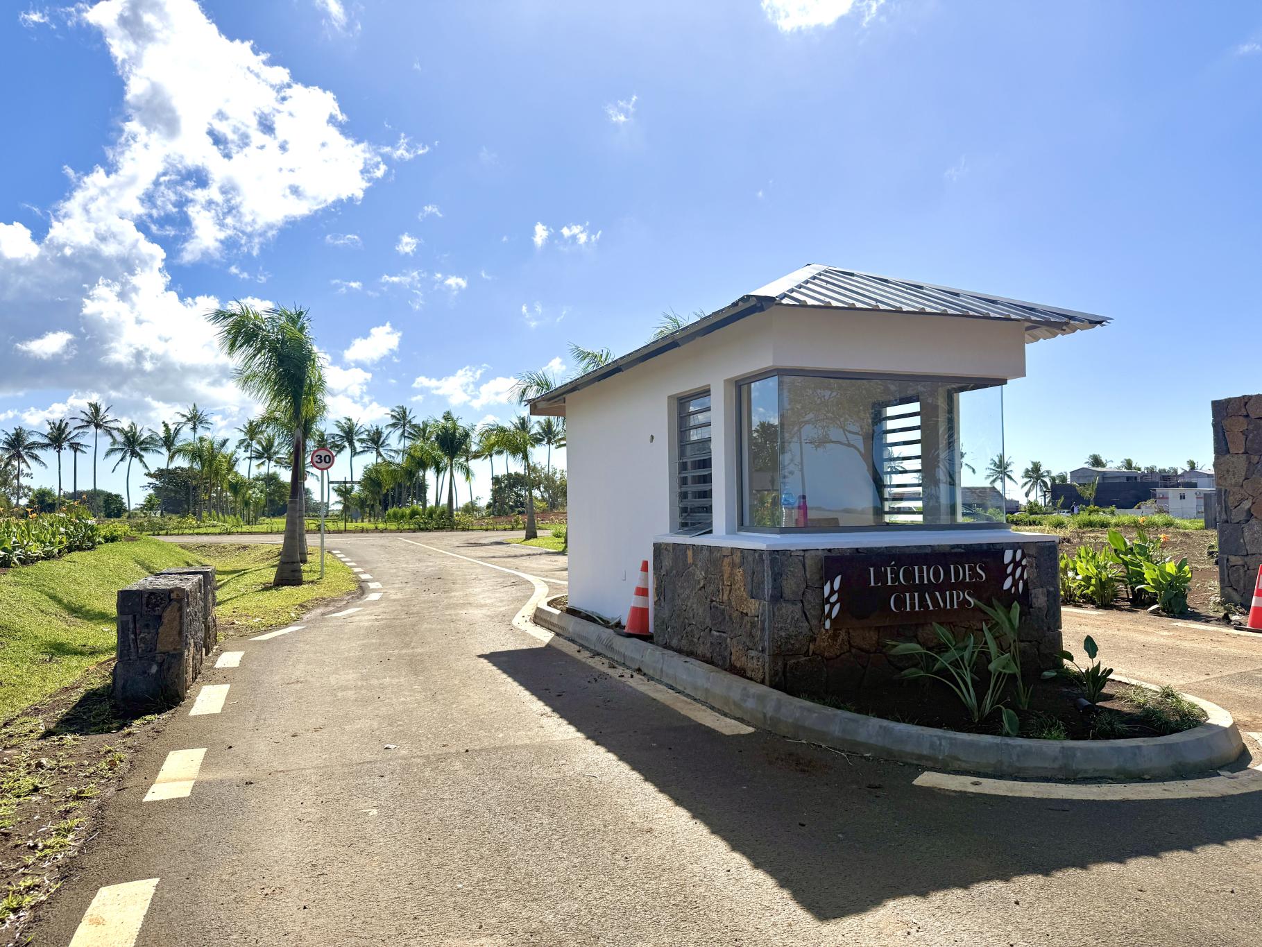 Residential land of 1000 m2 for sale in Beau Champ, east, Mauritius – LexpressProperty.com | 826893 | Ref01