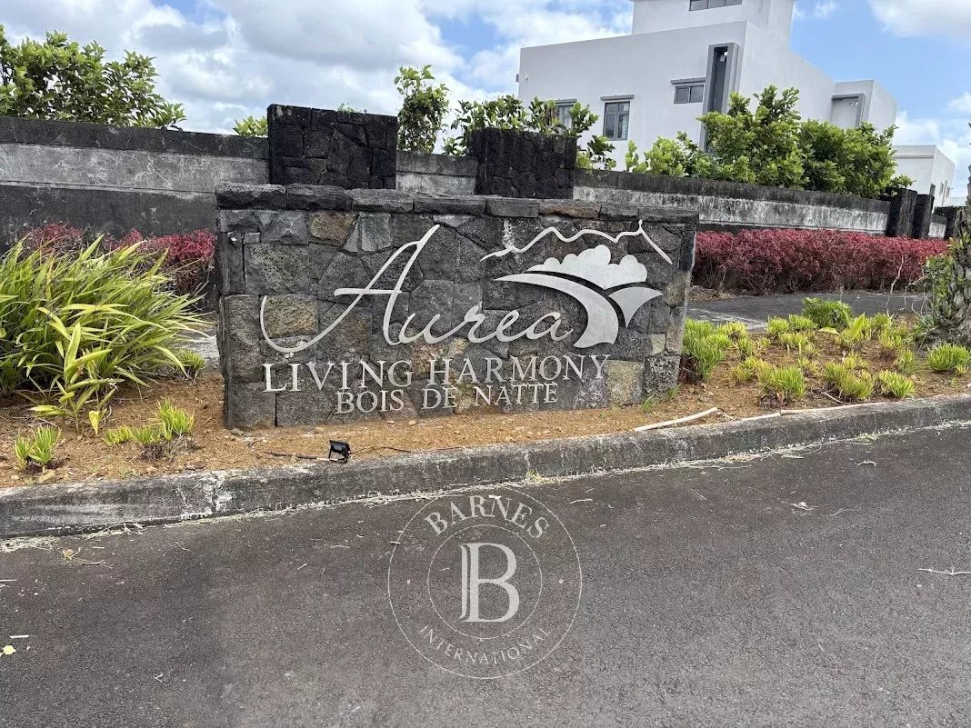 Residential land of 622.65 m2 for sale in Moka, center, Mauritius – LexpressProperty.com | 829382 | Ref01