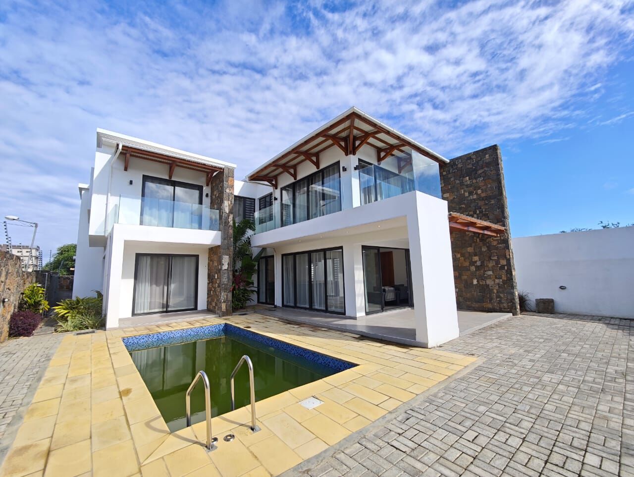 Maison / Villa 4 Chambre(s) en vente à Trou aux Biches, nord, île Maurice – LexpressProperty.com | 693631 | Ref01