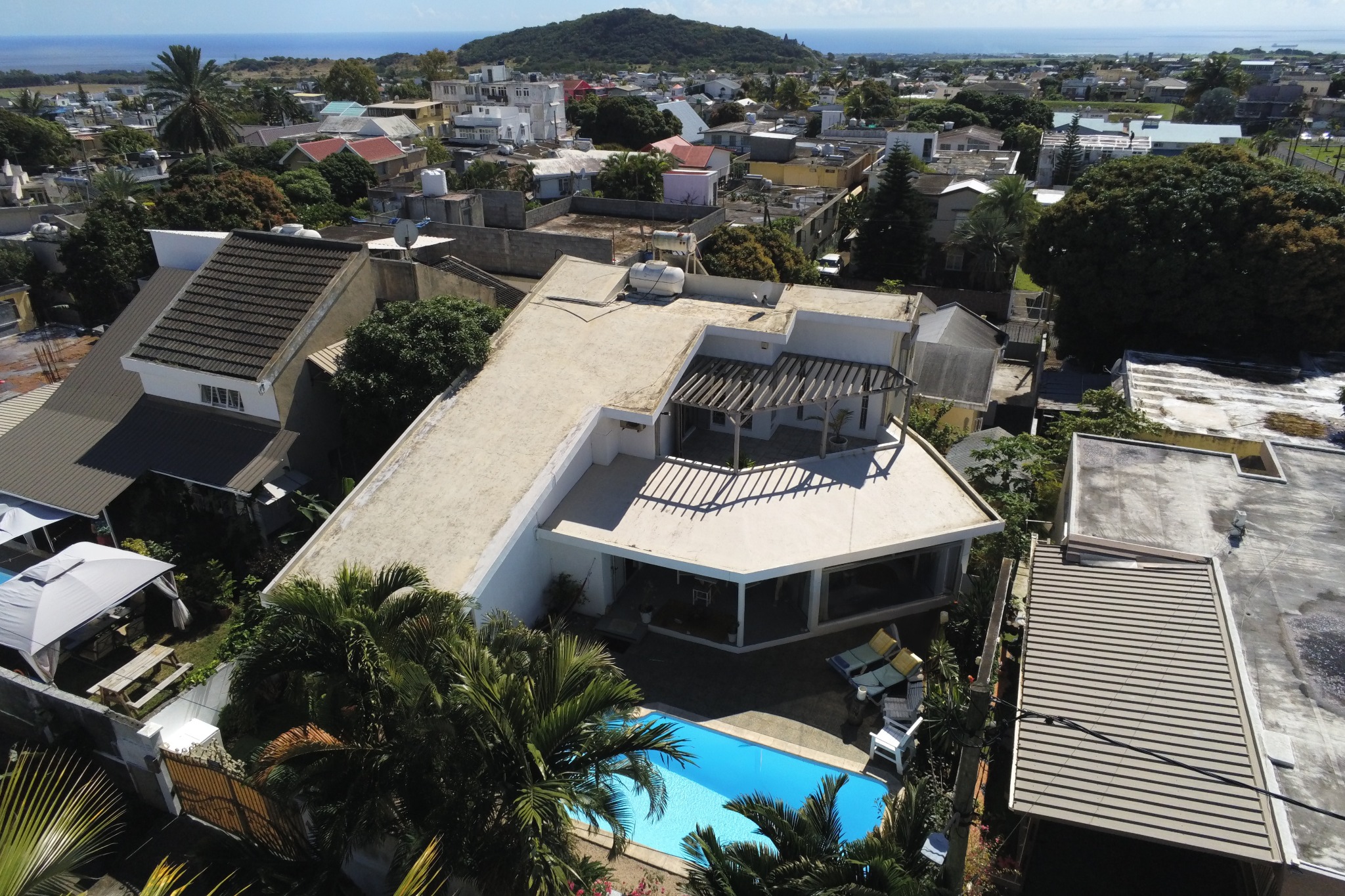 House / Villa of 5 bedrooms for sale in Roches Brunes, center, Mauritius – LexpressProperty.com | 830000 | Ref01